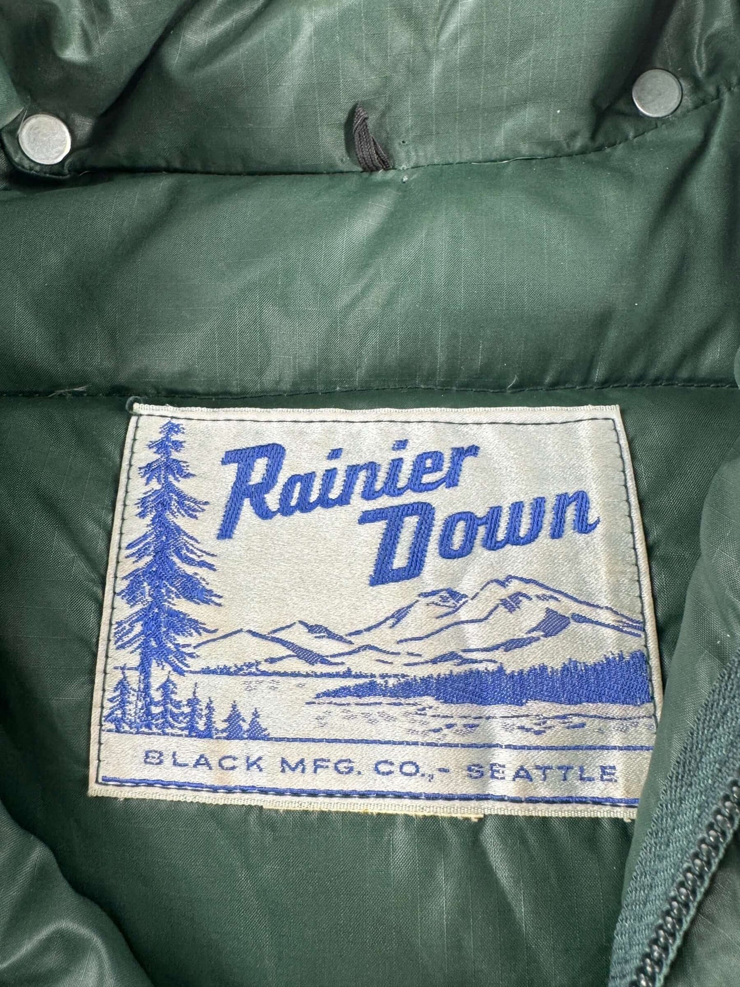 Label on Vintage Black Mfg Co Rainier Down Jacket SZ L