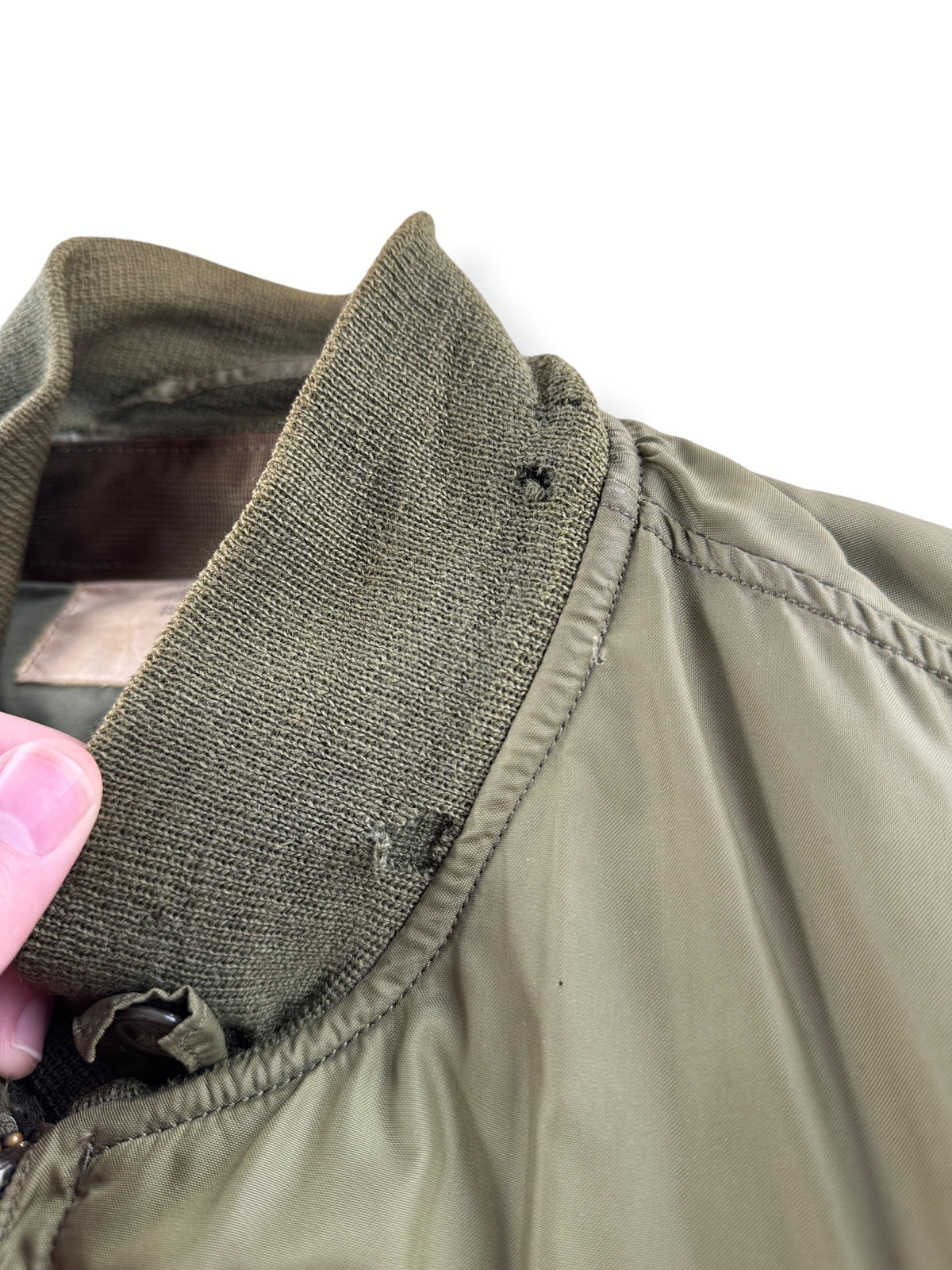 Wear on collar on Vintage Vietnam Winter Flyers Jacket w/ Patches SZ 46