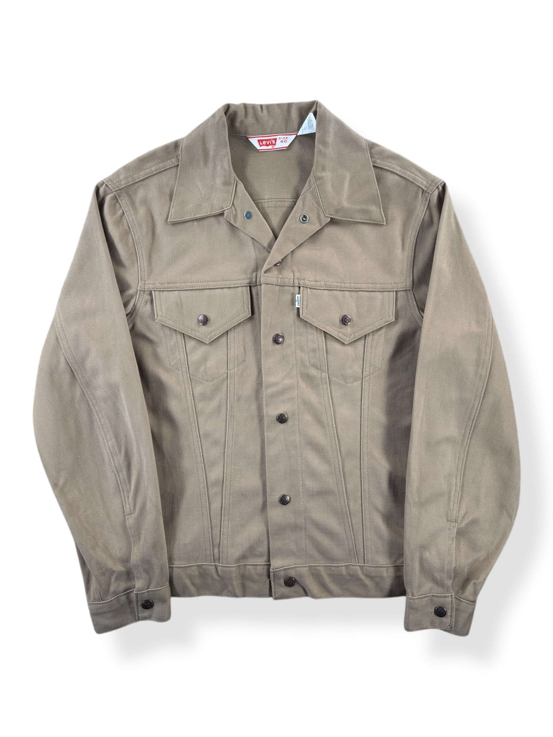 Front of Vintage Levis 70505-4023 Beige Trucker Jacket SZ 40