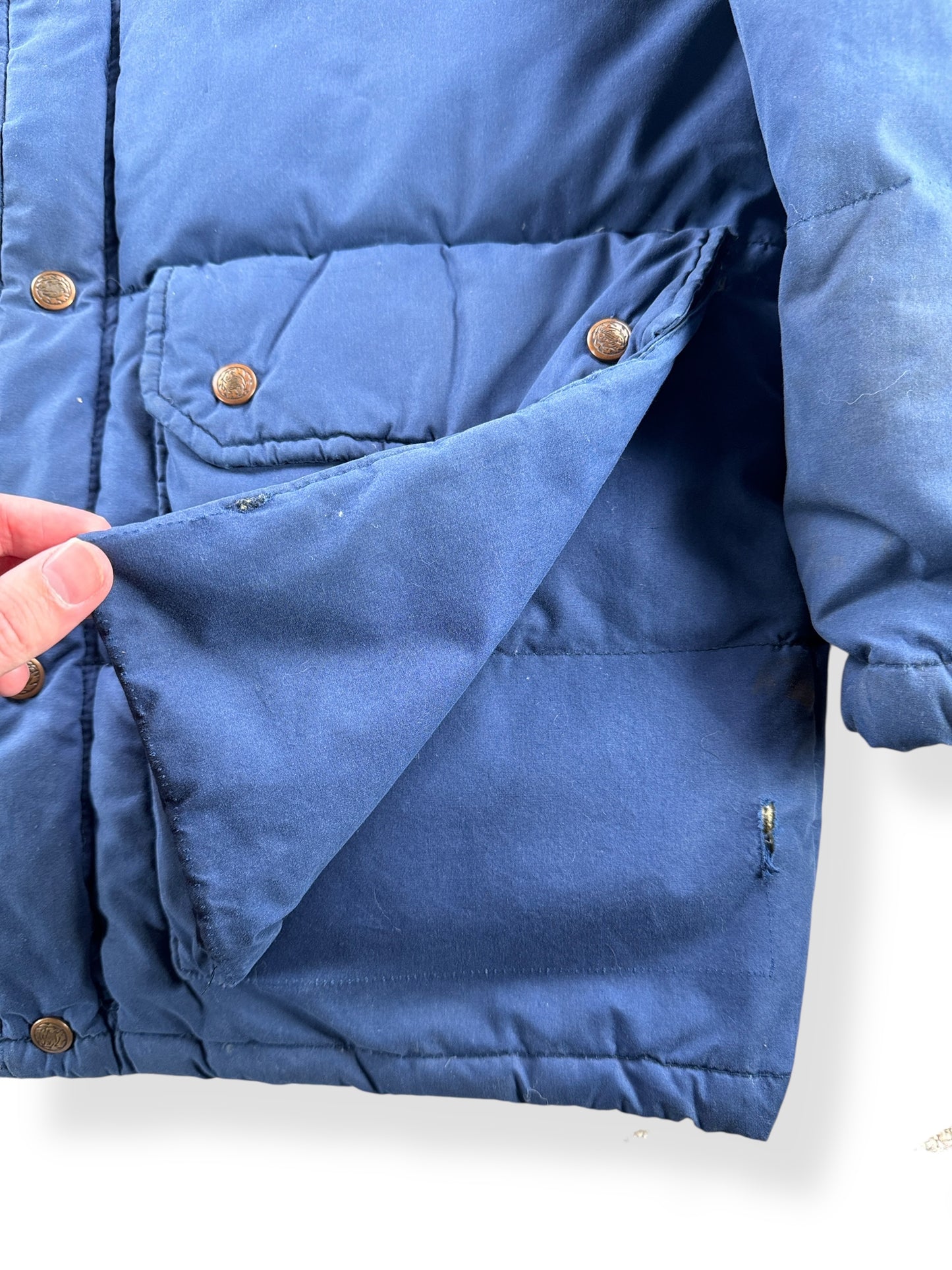 Torn Pocket on Vintage 80s Era Black Bear Puffer Jacket SZ L AS IS