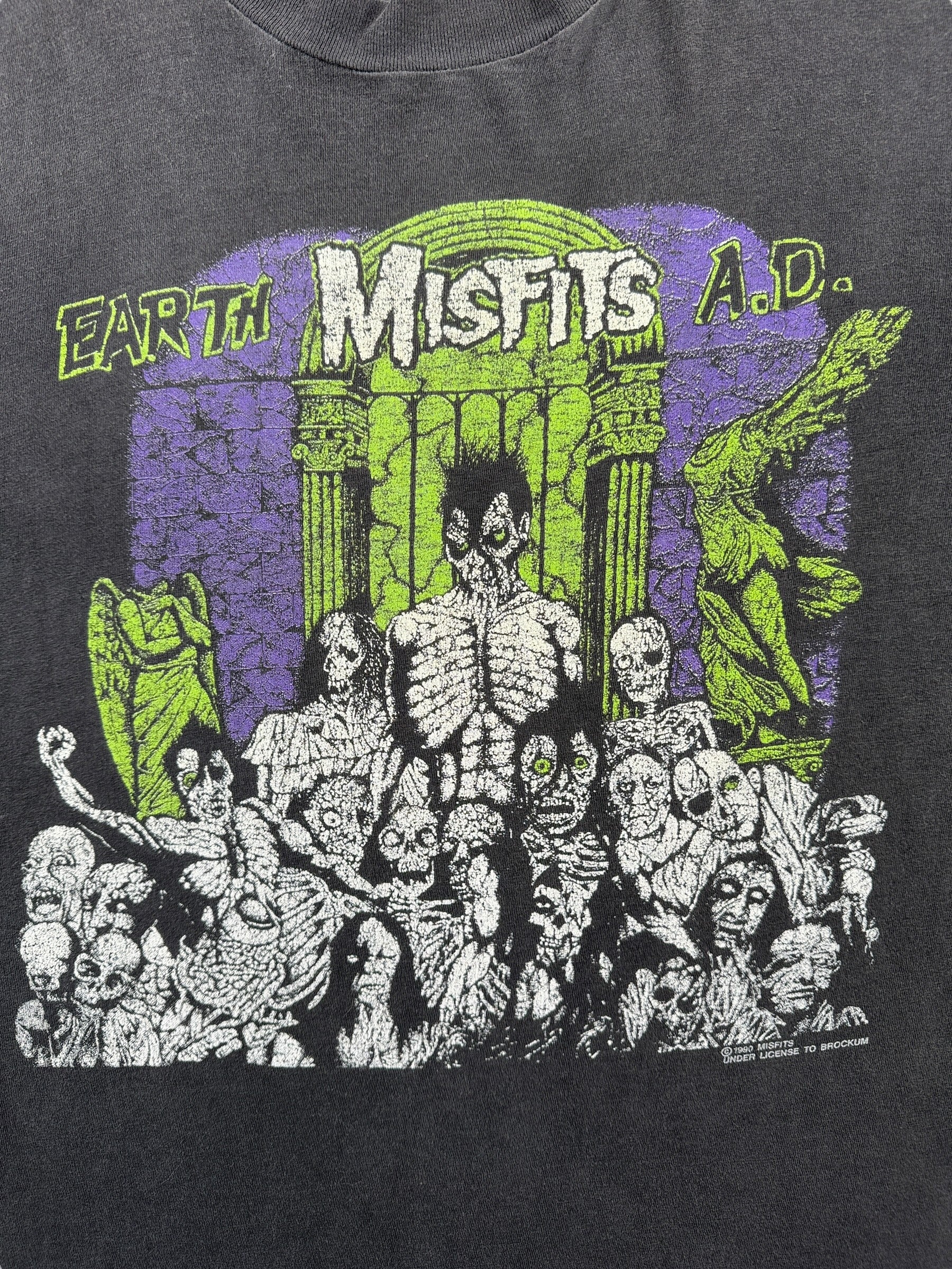 Front Graphic of Vintage 90s Era Misfits Earth AD Brockum Tee SZ L