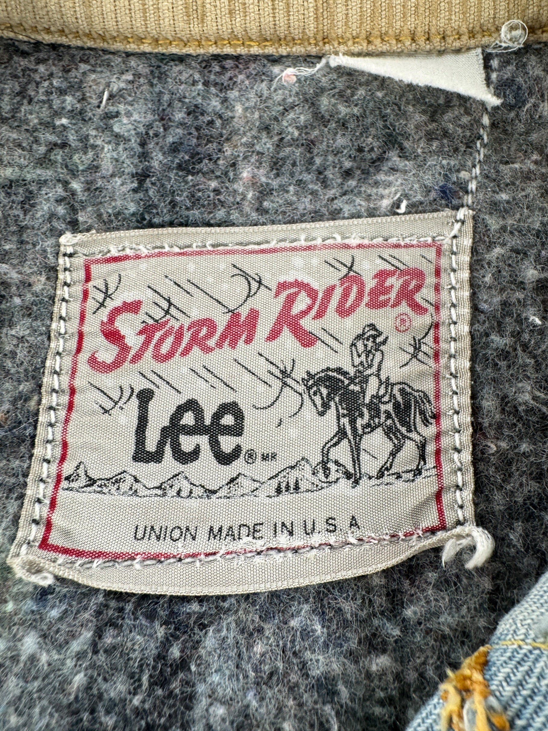 Label of Vintage Thrashed 70s Lee Storm Rider Denim Jacket SZ L