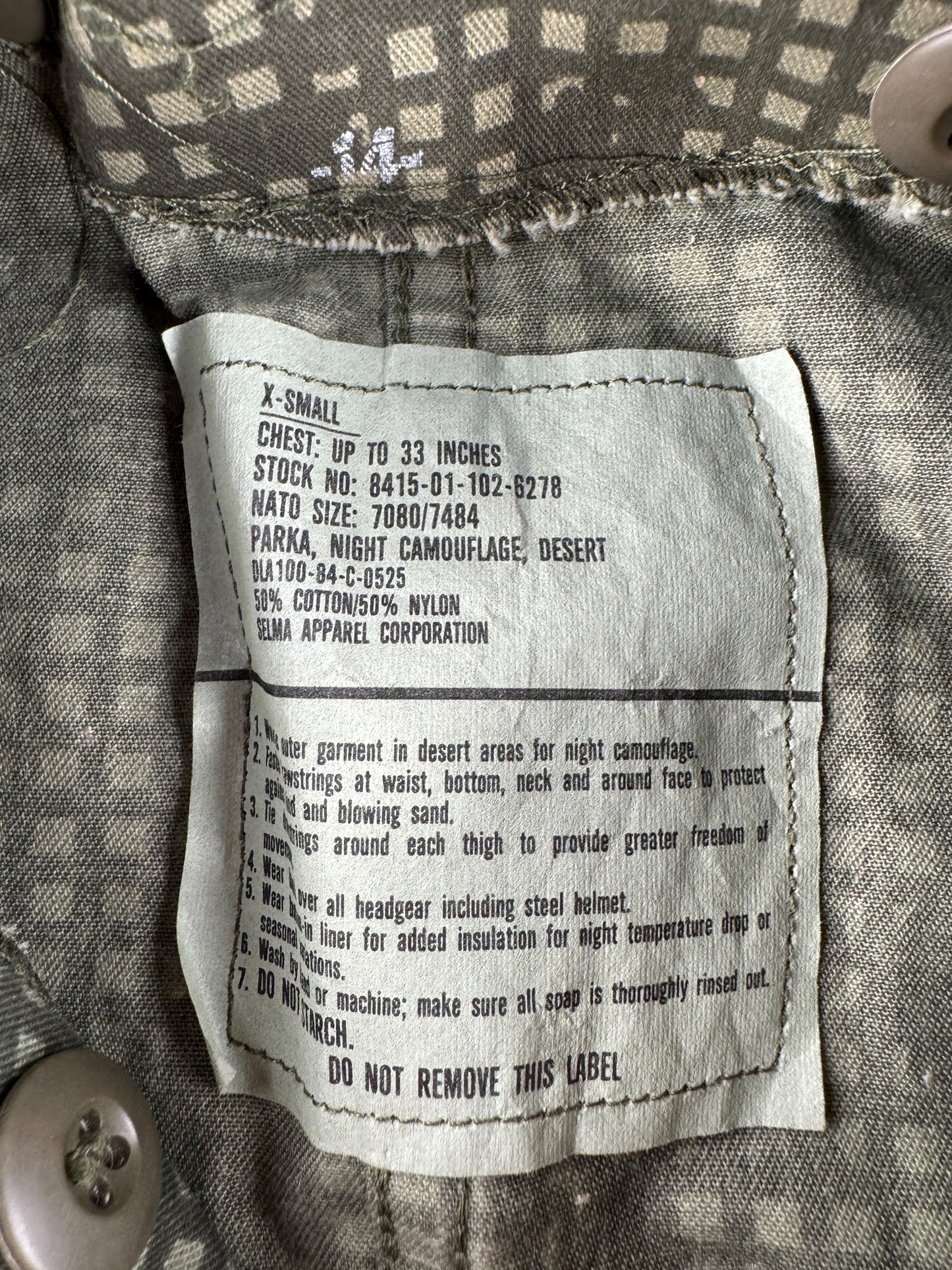 Label on Vintage Military Night Camo Fishtail Parka SZ XS