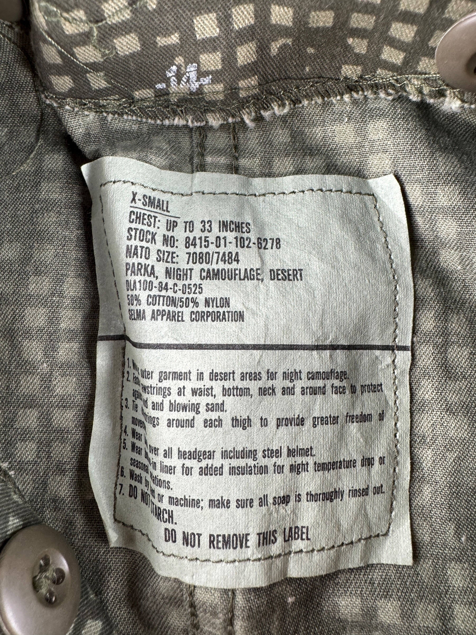 Label on Vintage Military Night Camo Fishtail Parka SZ XS