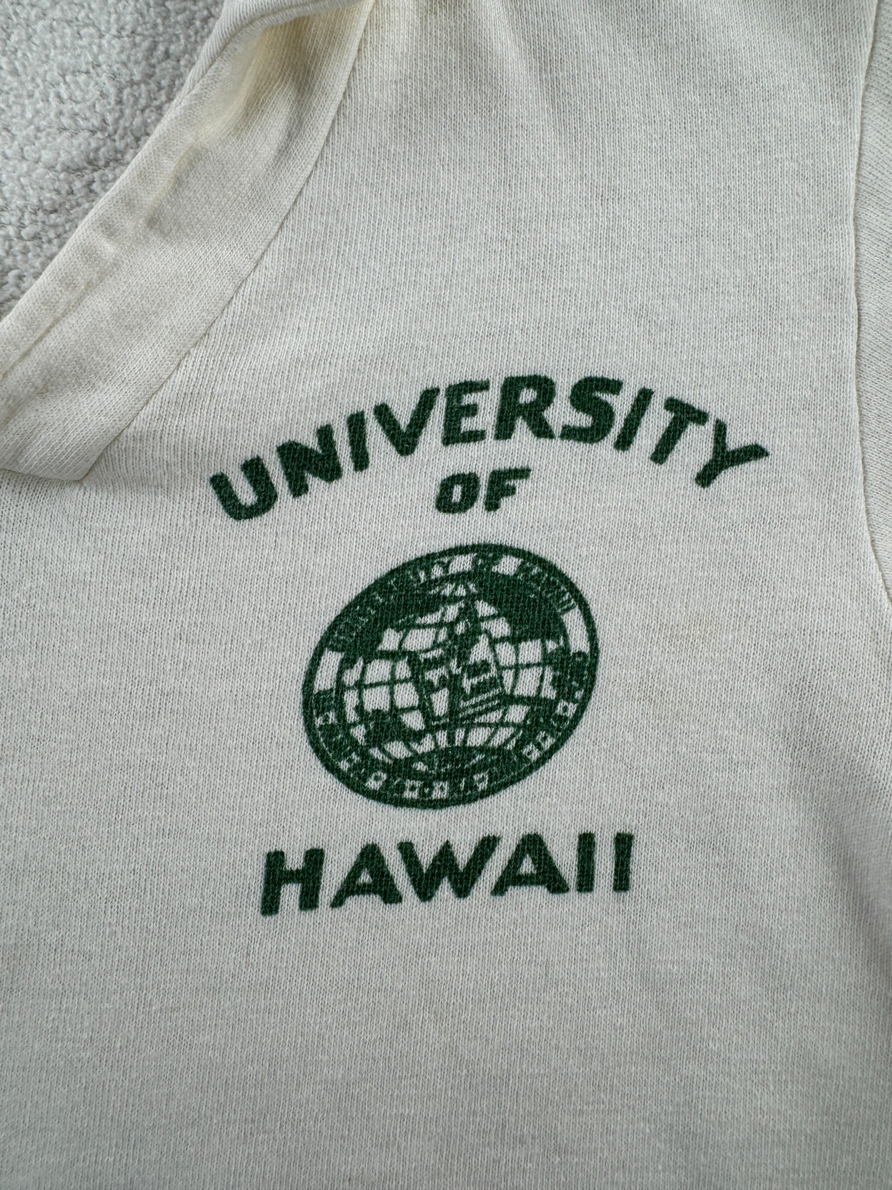 Graphic of Vintage 50s University of Hawaii Short Sleeve Crewneck SZ XS