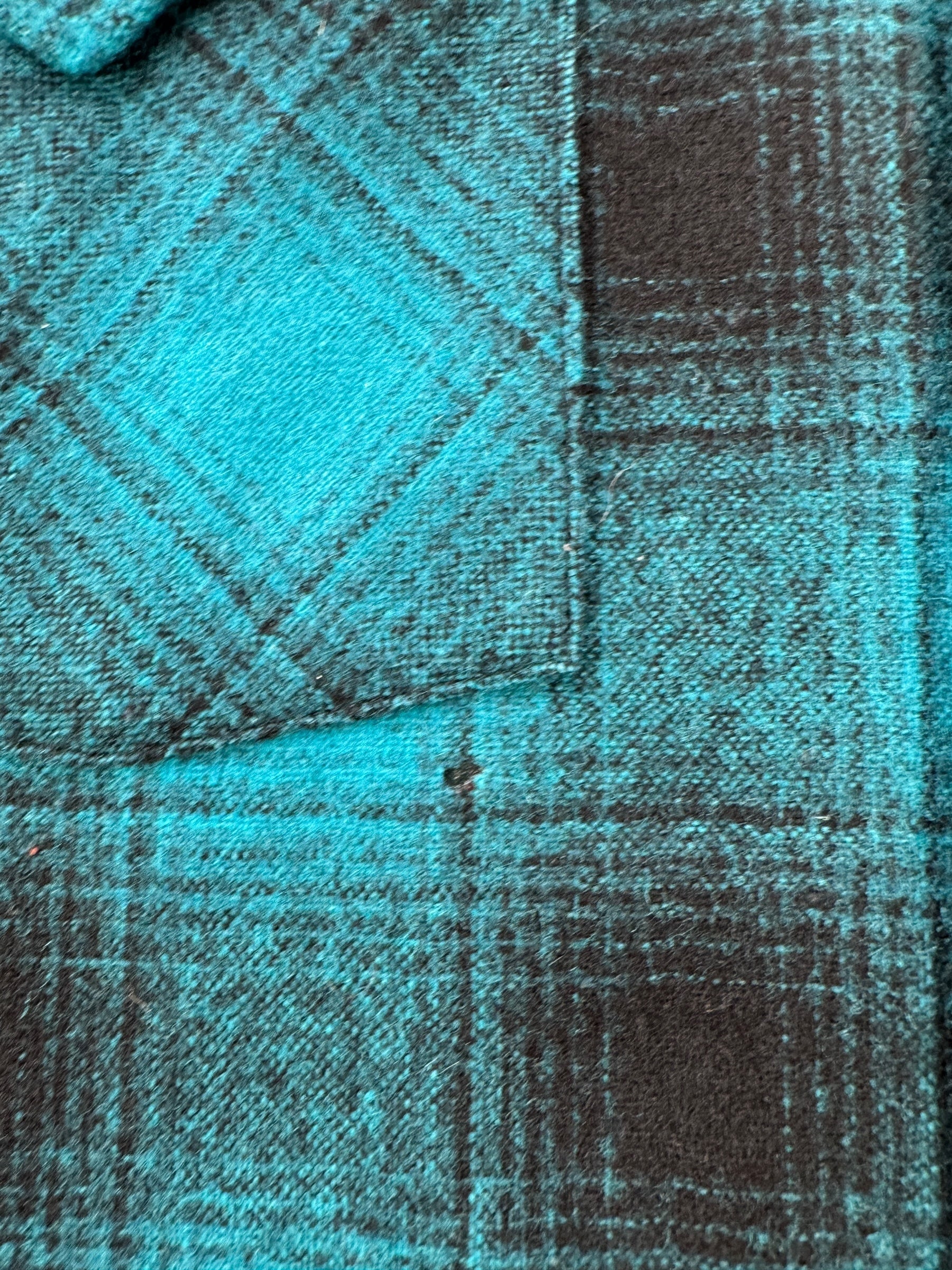 Holes on Vintage Pendleton Turquoise Shadow plaid Pearlsnap Flannel SZ L