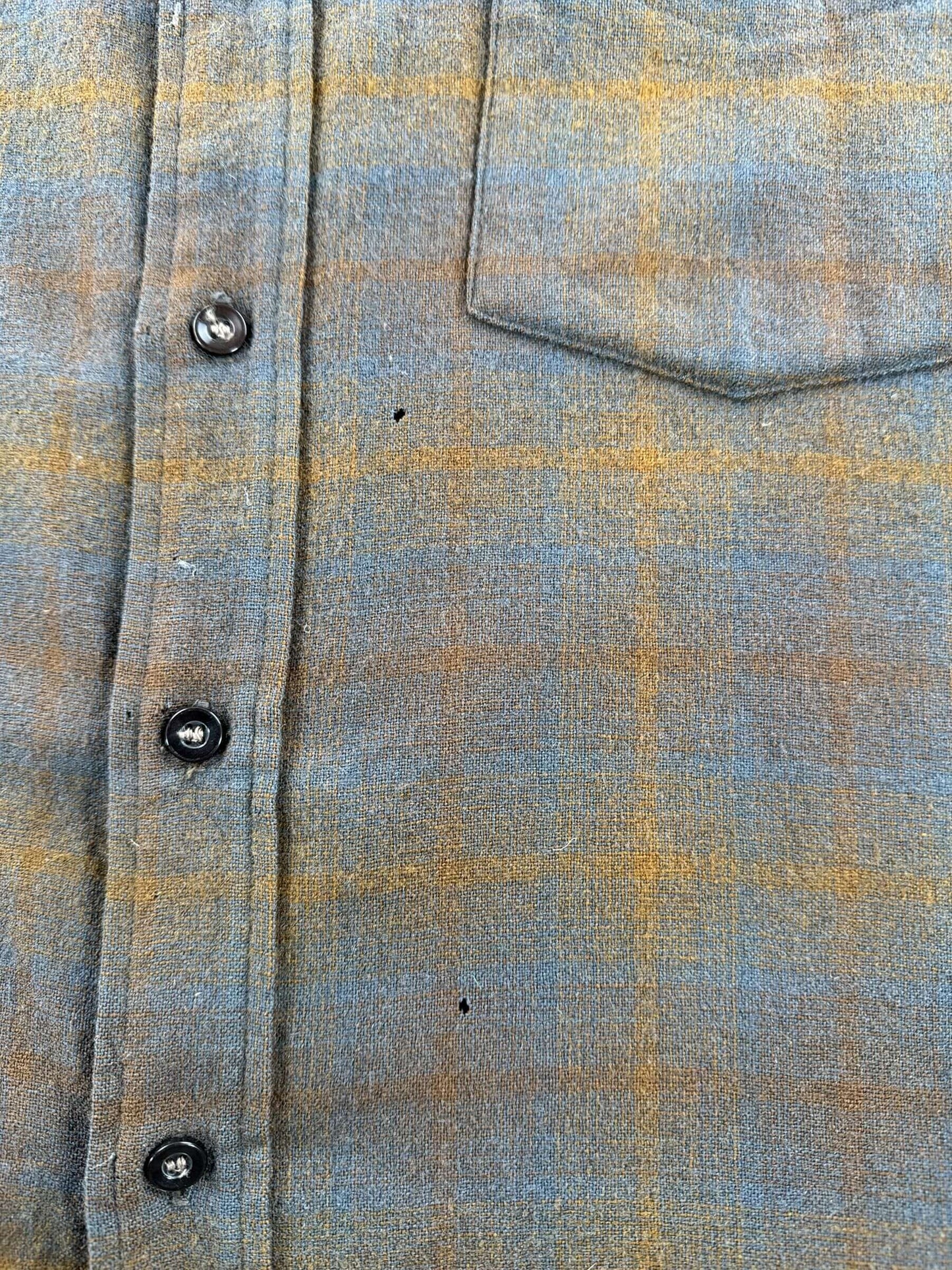 Holes on Vintage 50s/60s Era Pendleton Short Sleeve Shadow Plaid Flannel SZ M