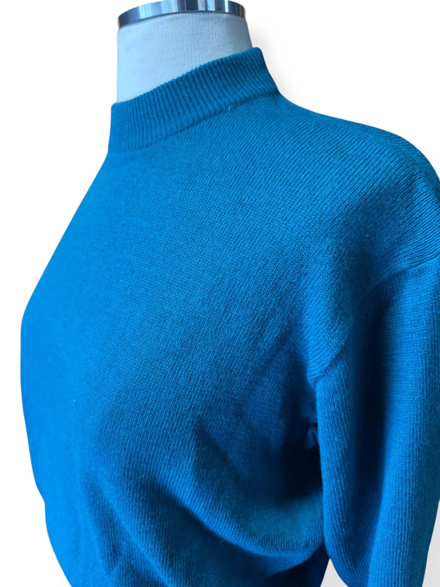 Side view of 1950s Jantzen Sweater M