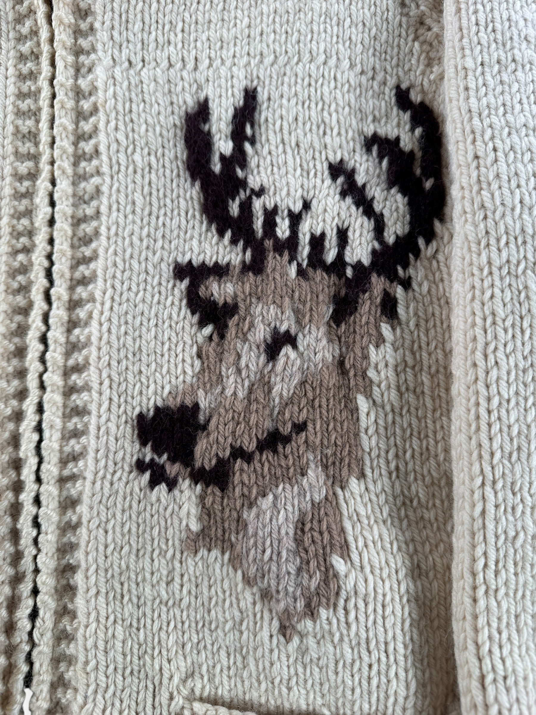 Deer Head on Vintage Deer Cowichan Style Sweater SZ L