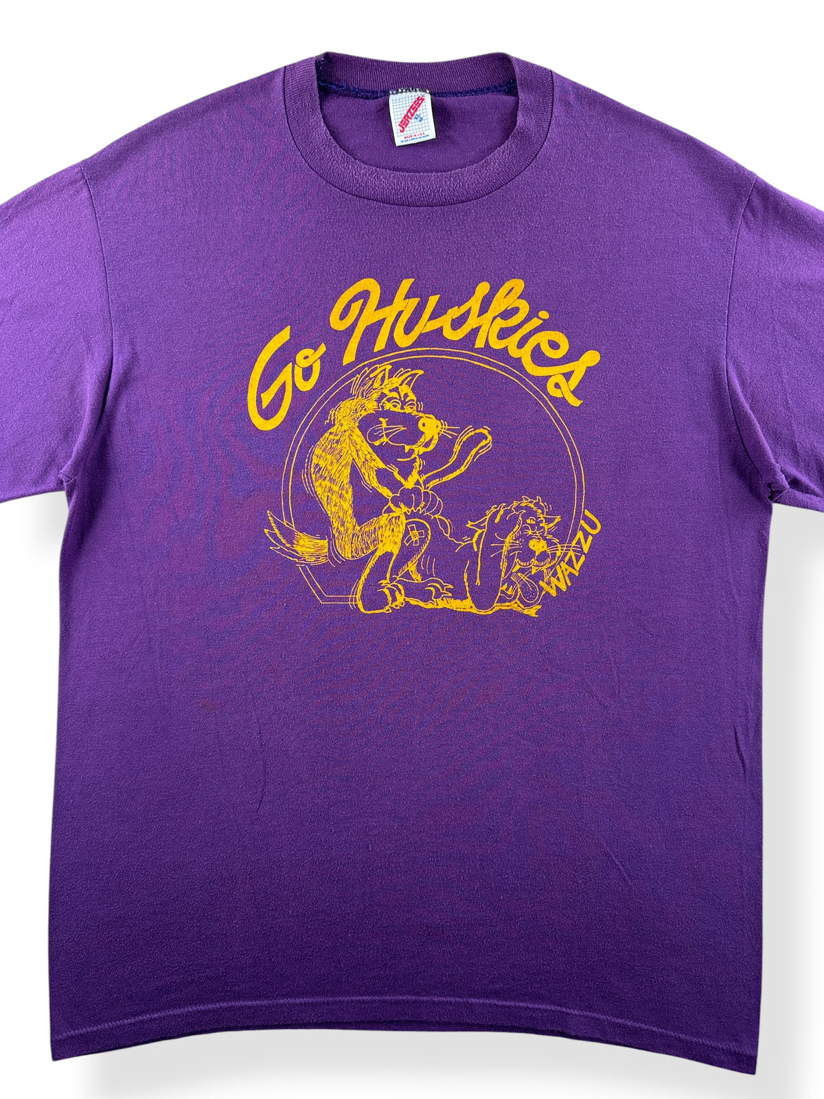 Close-up of Vintage Crass Go Huskies Tee SZ XL (Fits L)