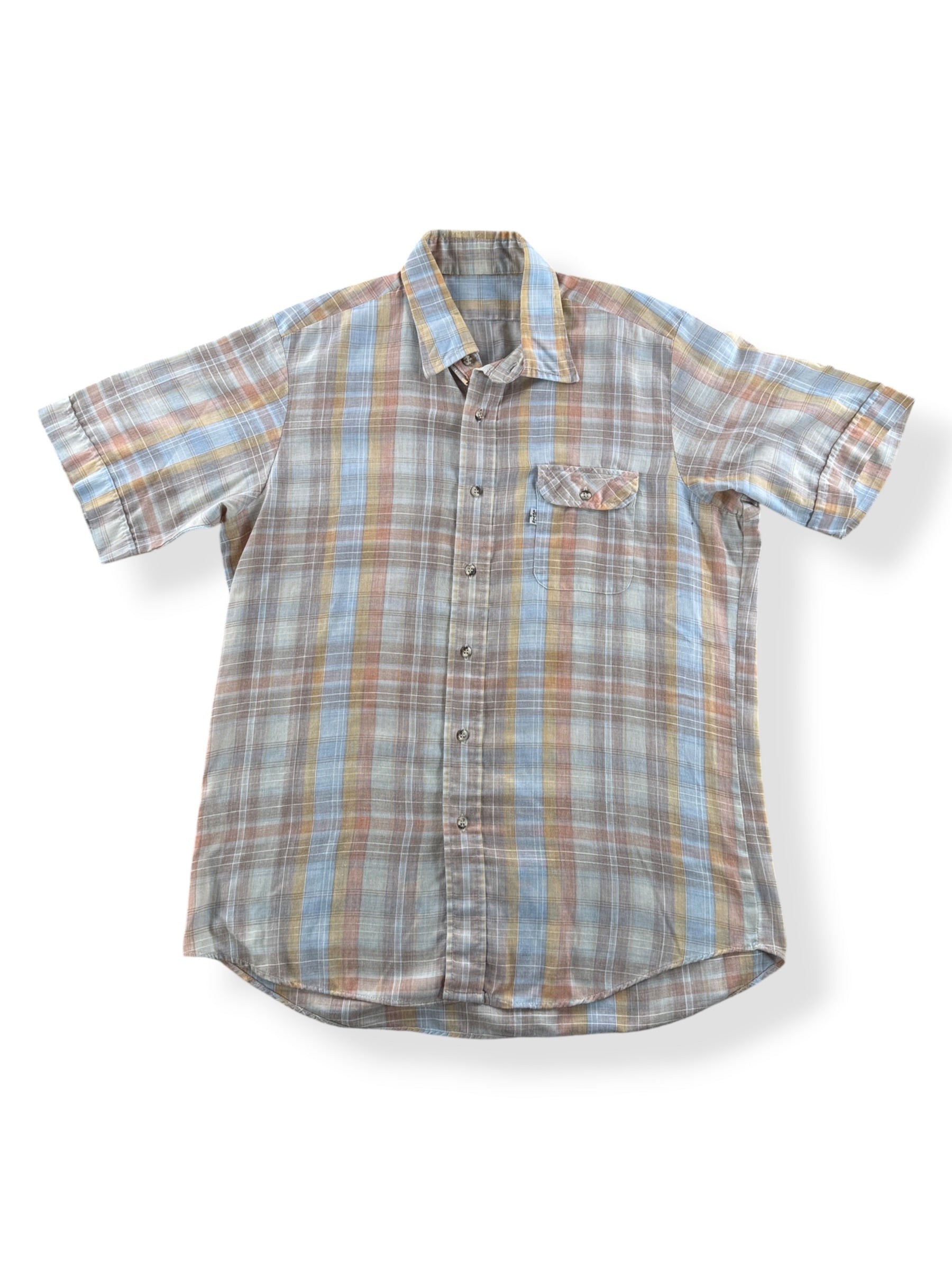 Front of Vintage Levi's Plaid Short Sleeve Shirt SZ L