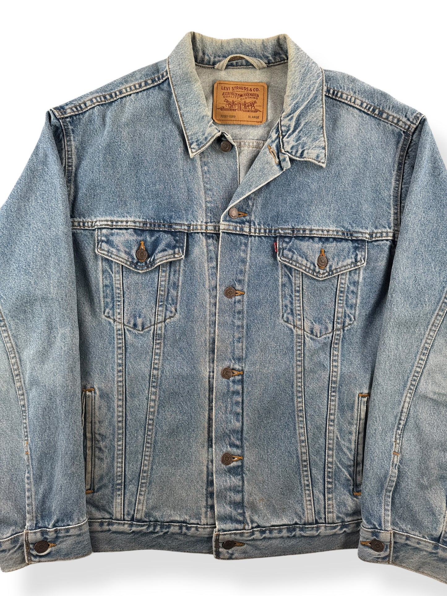 Front Close Up of Vintage 90s Levi's Denim Trucker Jacket SZ XL