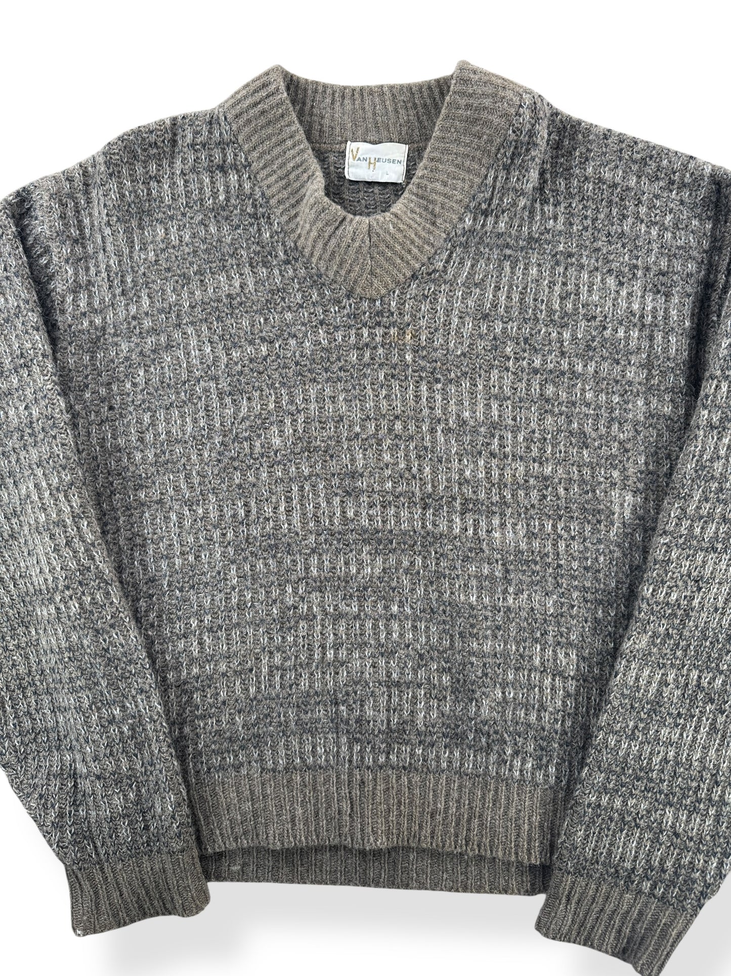 Front Close Up of Vintage 1960s Van Heusen Sweater SZ L