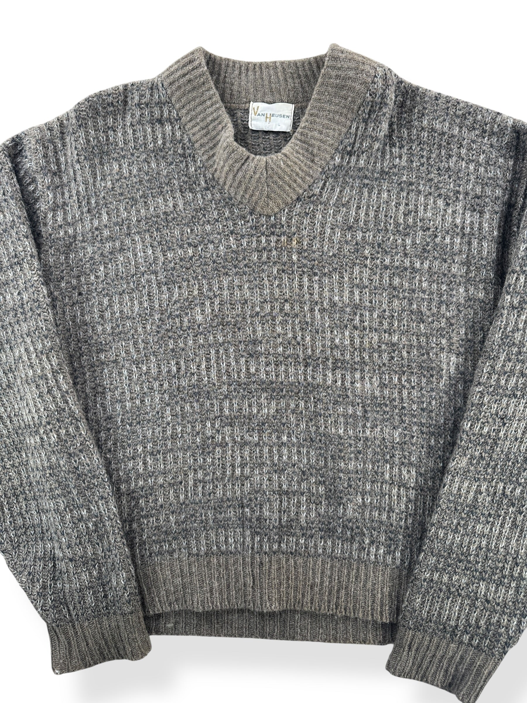 Front Close Up of Vintage 1960s Van Heusen Sweater SZ L