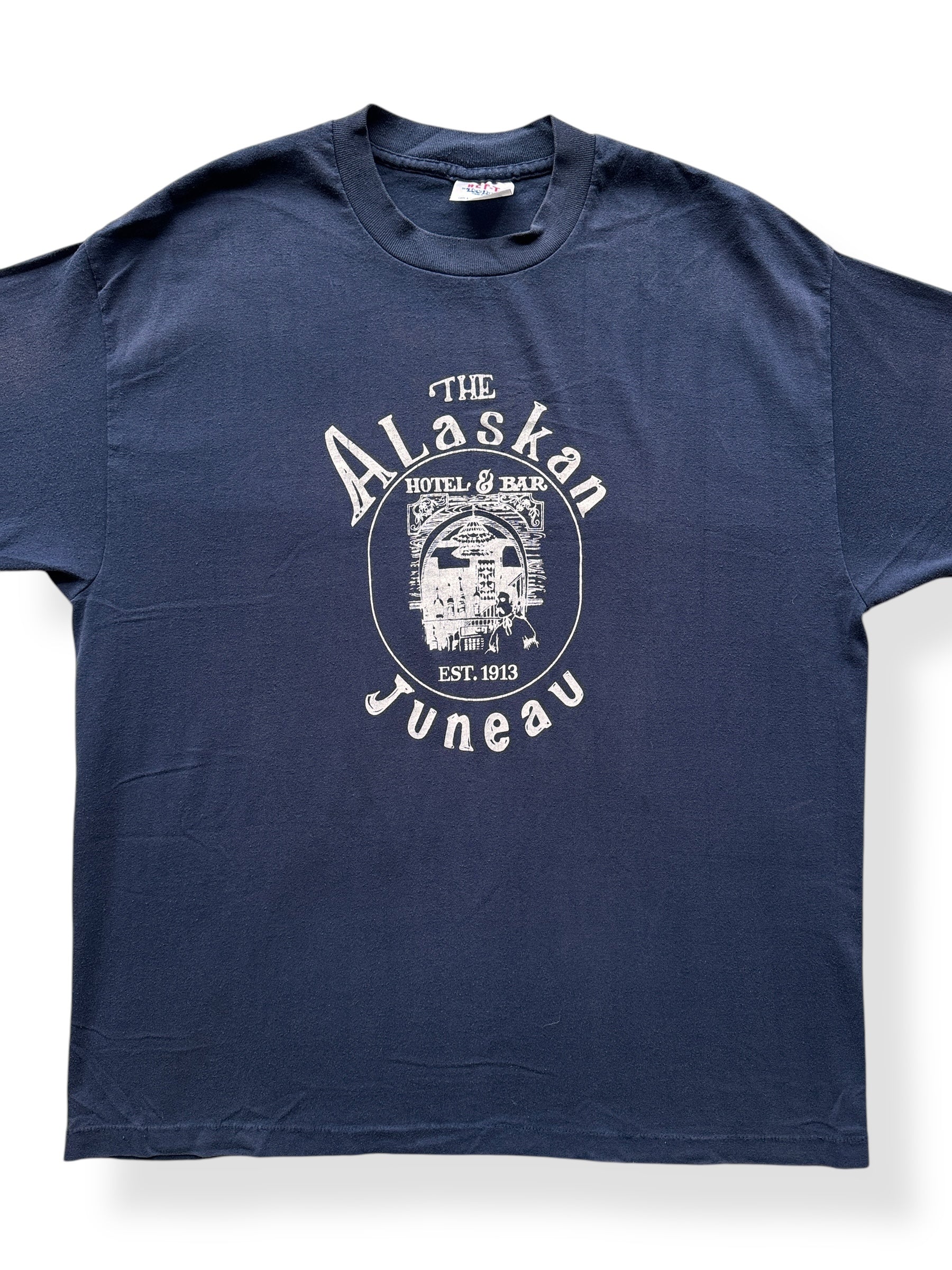 Front Close Up of Vintage The Alaskan Hotel & Bar Juneau Tee SZ XL