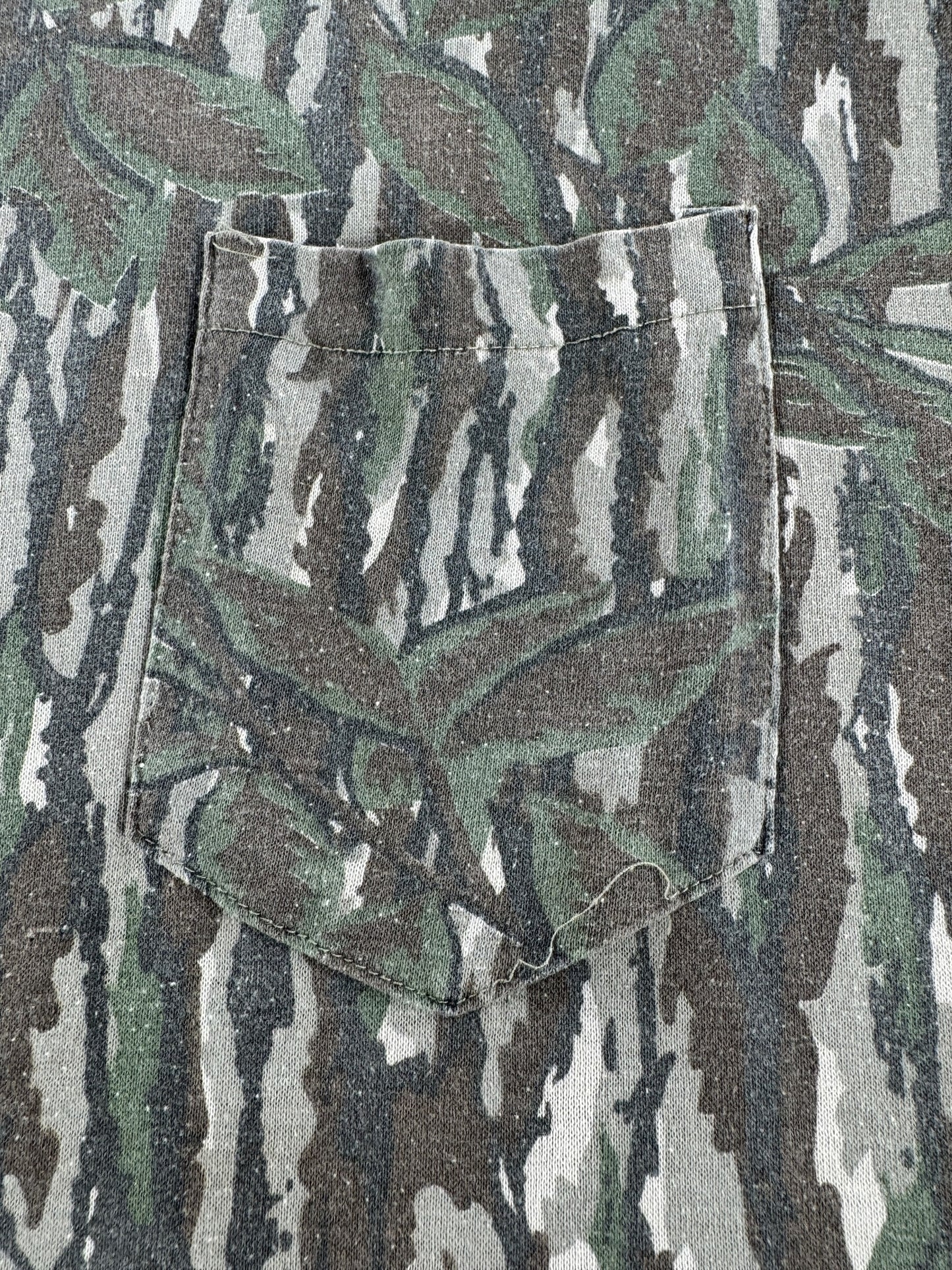 Pocket on Vintage Longsleeve Camo Pocket Tee SZ L