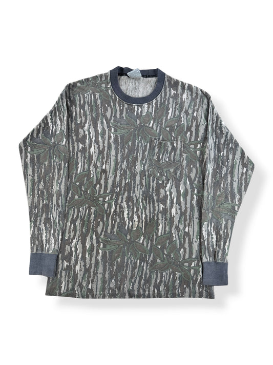 Front of Vintage Longsleeve Camo Pocket Tee SZ L