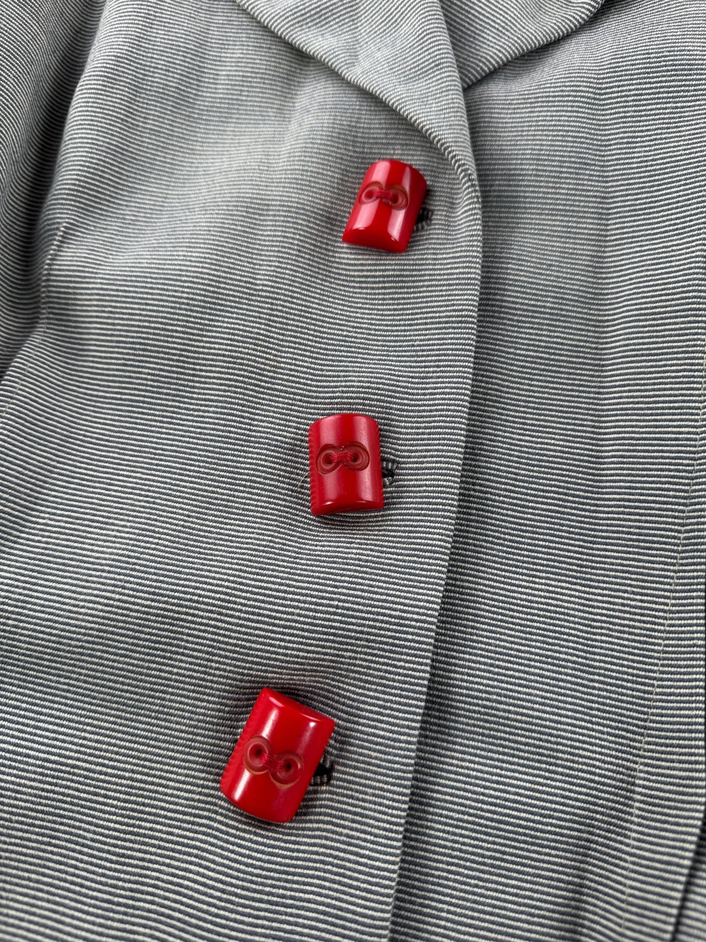 Buttons on Vintage Red Bakelite Button Blazer SZ S - AS IS