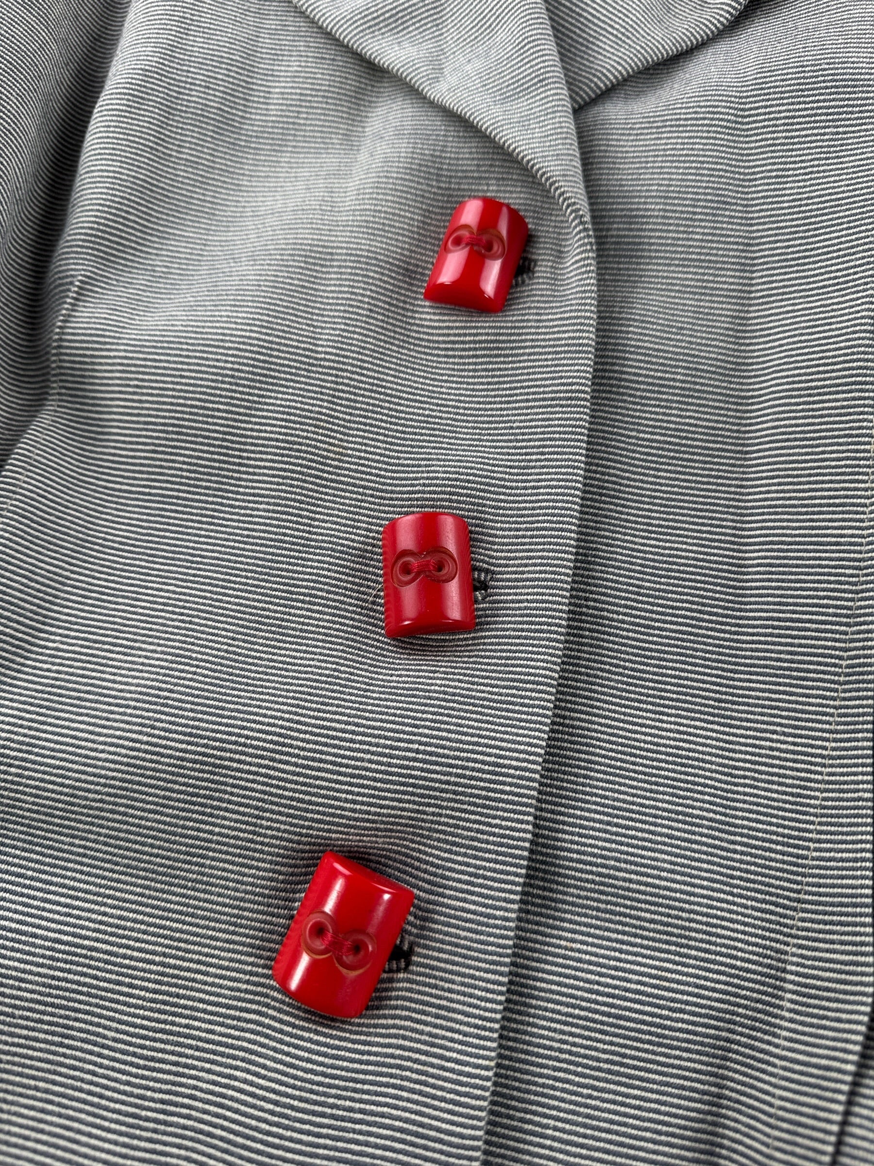 Buttons on Vintage Red Bakelite Button Blazer SZ S - AS IS