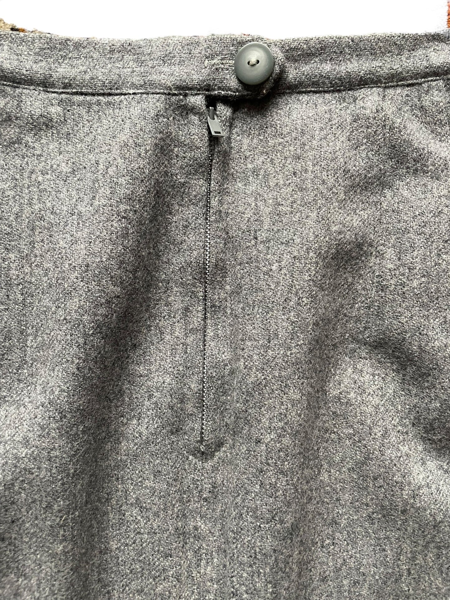 Back zipper view of Vintage 1940s Grey Wool Skirt with Cool Pockets SZ S | Seattle True Vintage | Barn Owl Ladies Vintage
