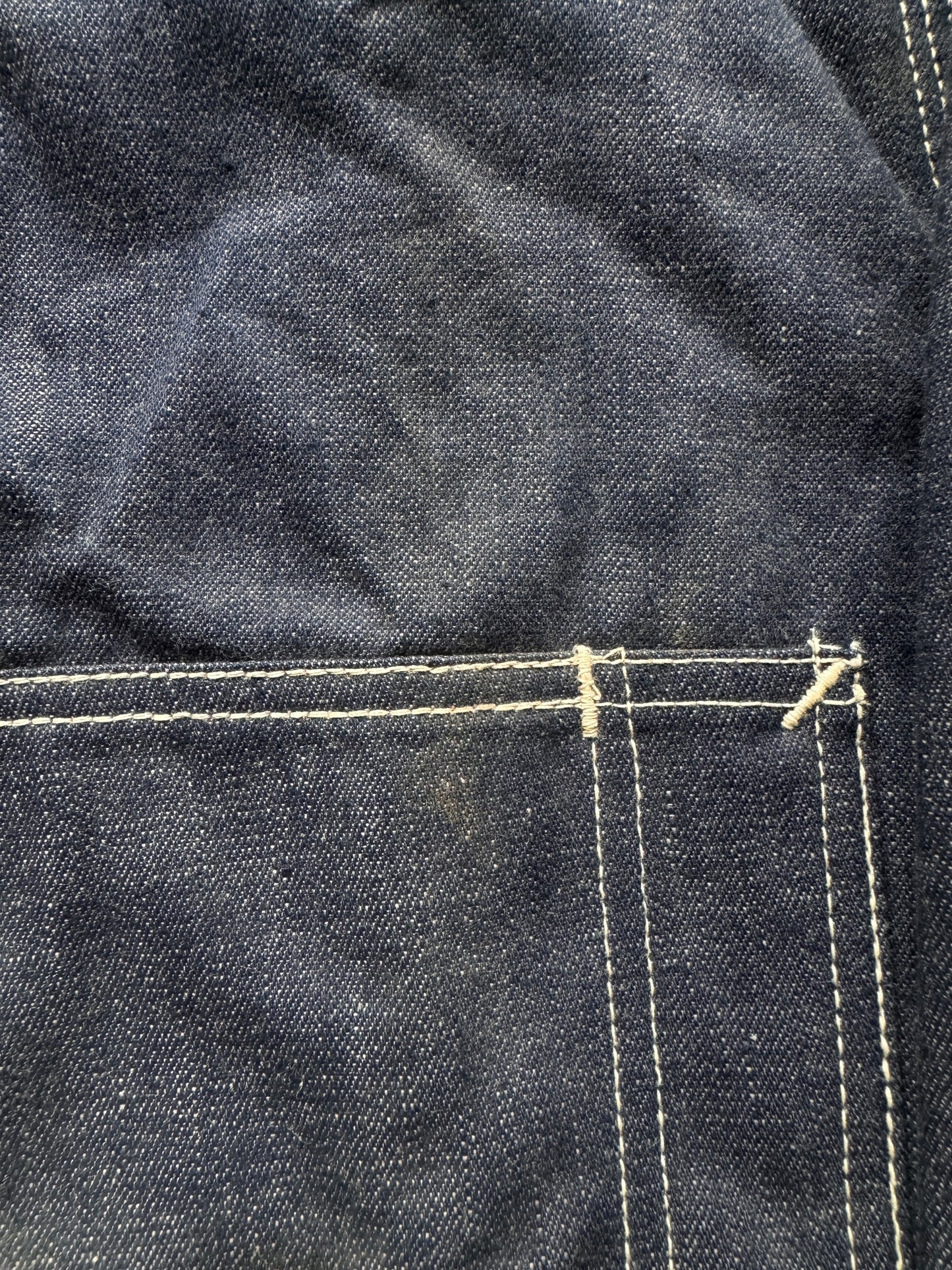 staining on right pocket of Vintage NOS Stonecutter Denim Chore Coat SZ 44