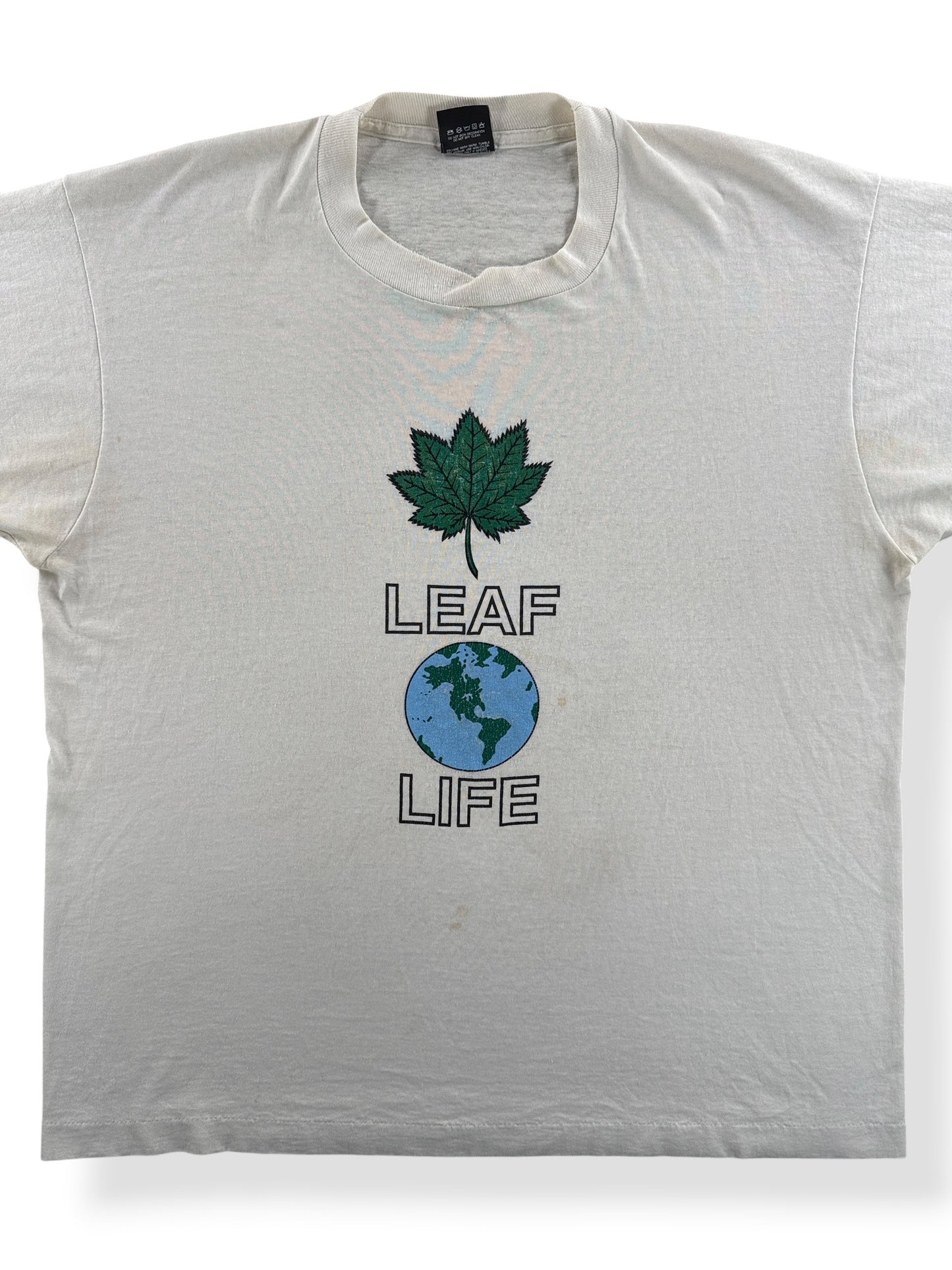 Front Close Up of Vintage Mother Nature Earth Tee SZ XL