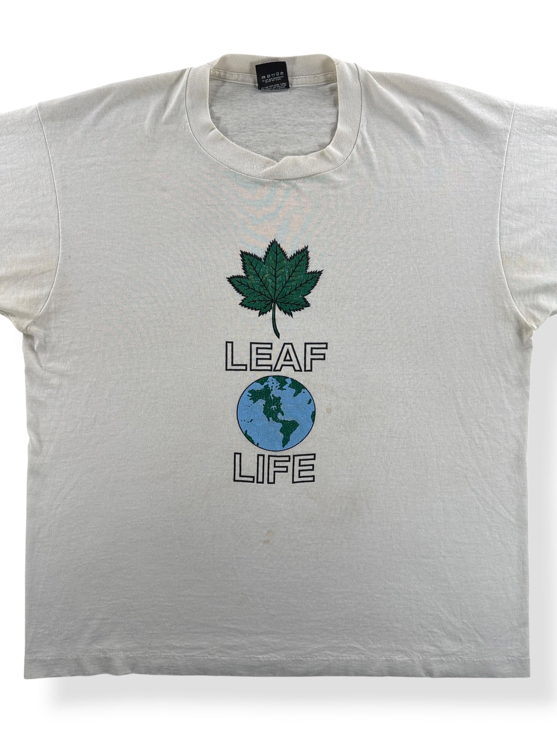 Front Close Up of Vintage Mother Nature Earth Tee SZ XL