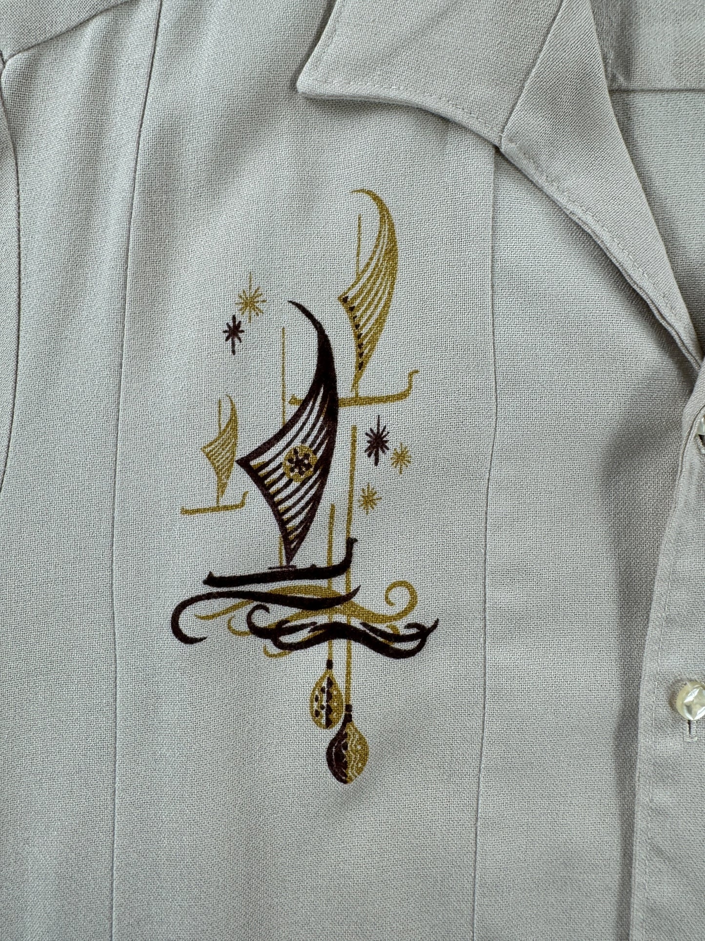 Design on Vintage Iolani Aloha Shirt SZ M