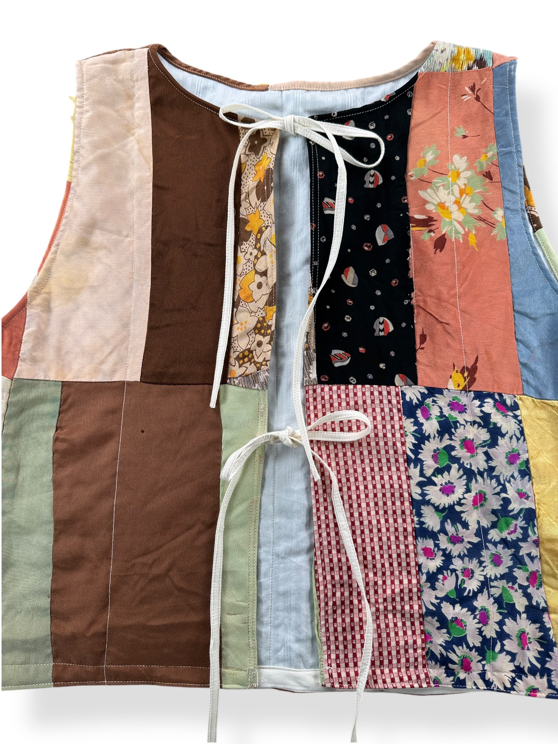 Front Close Up of Archive Craft X Barn Owl Vintage Quilt Tie Tank SZ S