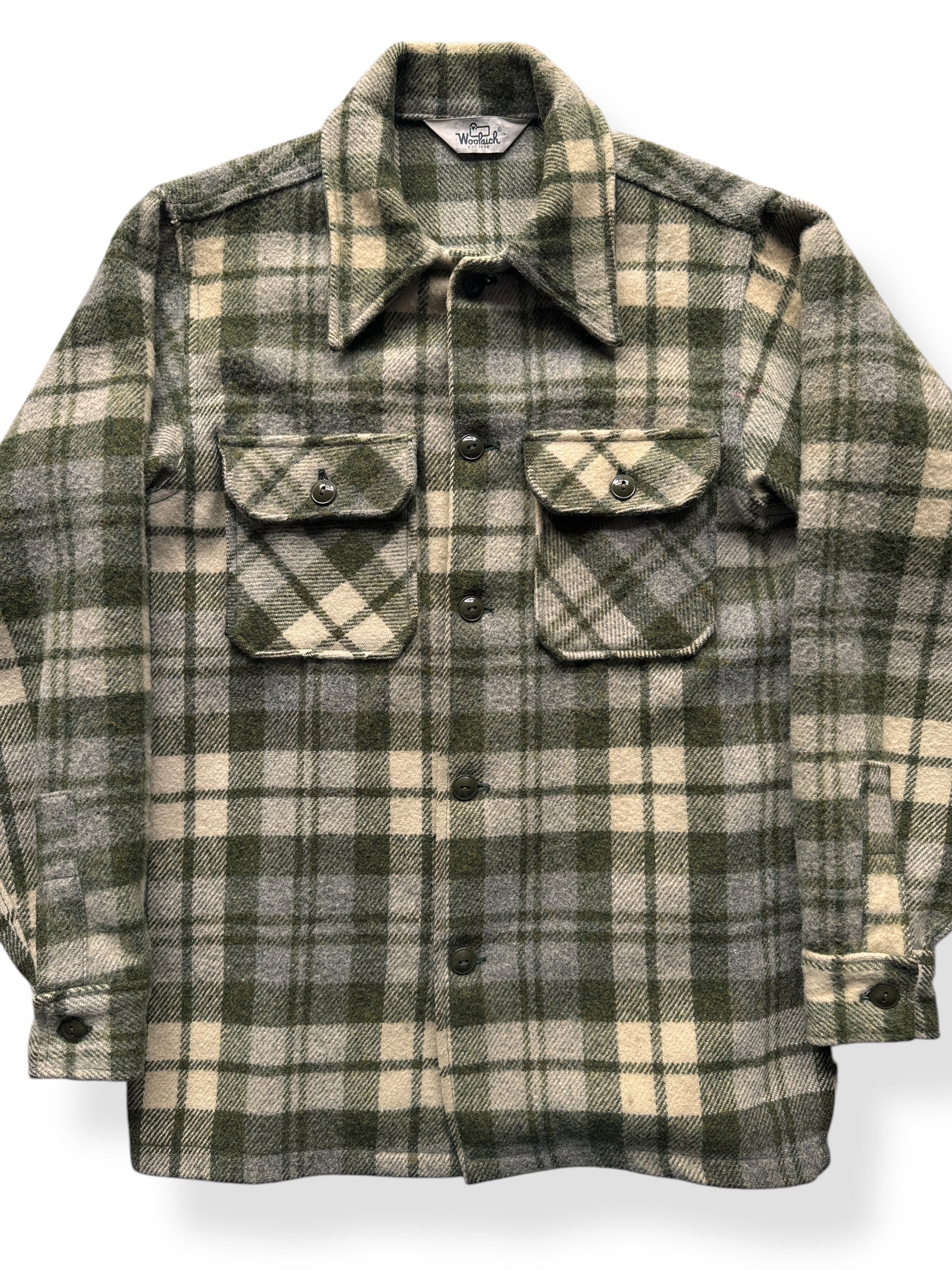 Front Close Up of Vintage Earth Tone Woolrich Jacket SZ M