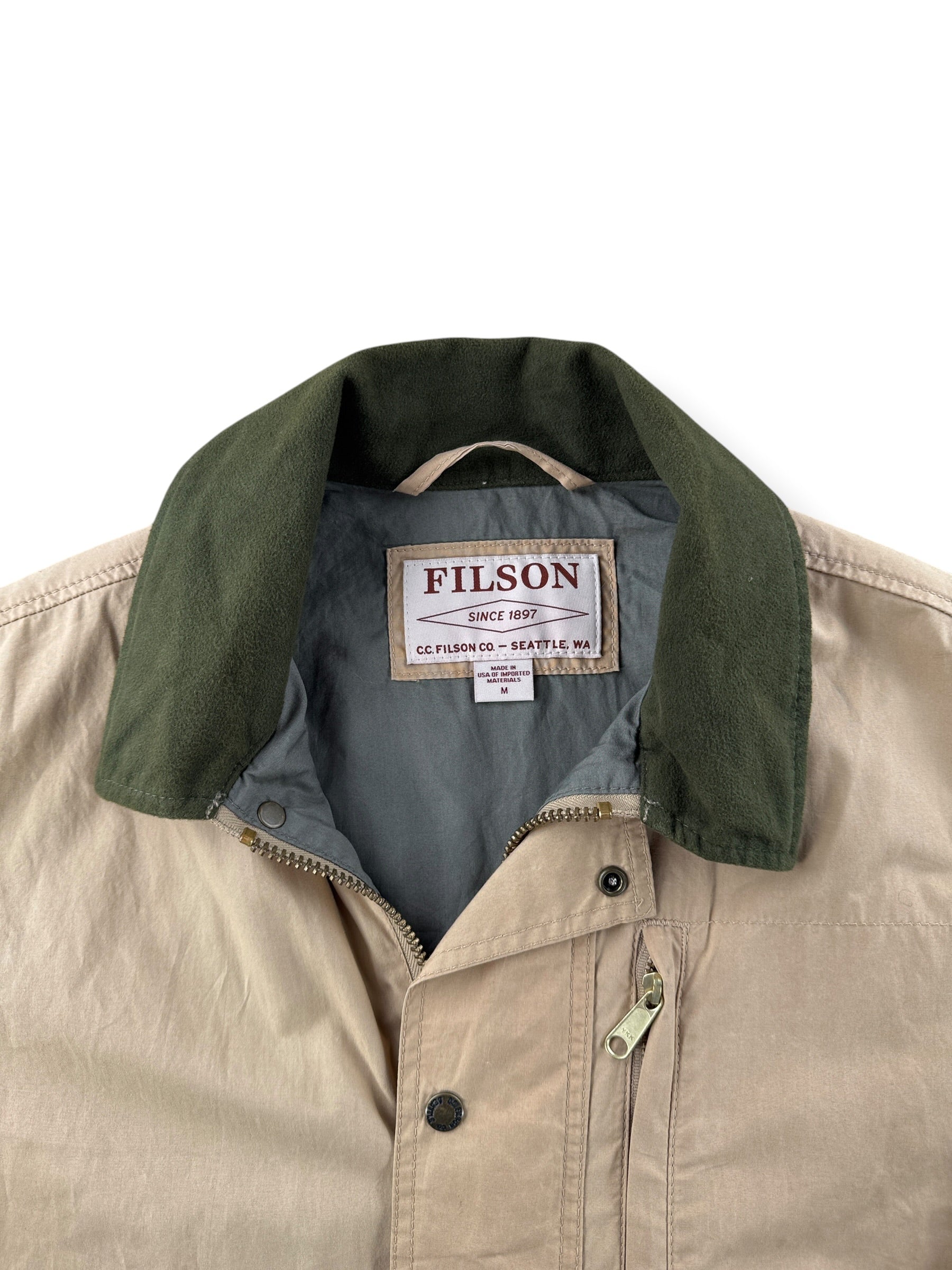 Collar on Filson Khaki Mile Marker Jacket SZ L