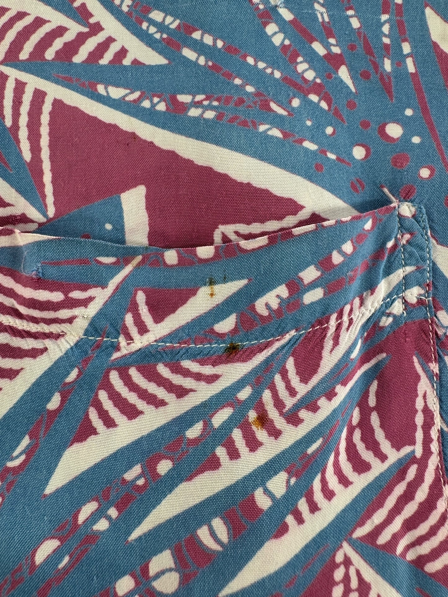 Stain on Vintage Penney's Top Flight Abstract Patterned Aloha Shirt SZ L - AS IS