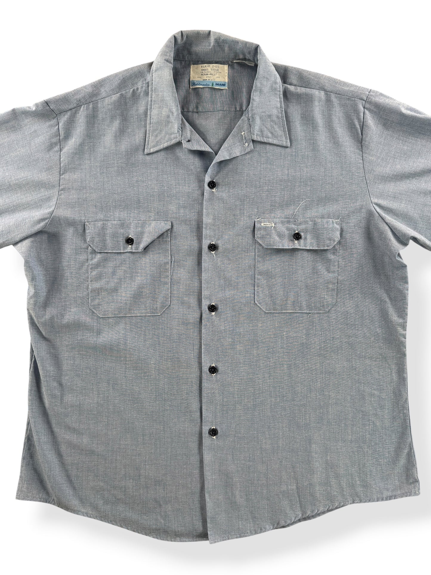 Front Close Up of Vintage Fieldmaster Chambray Shirt SZ XL