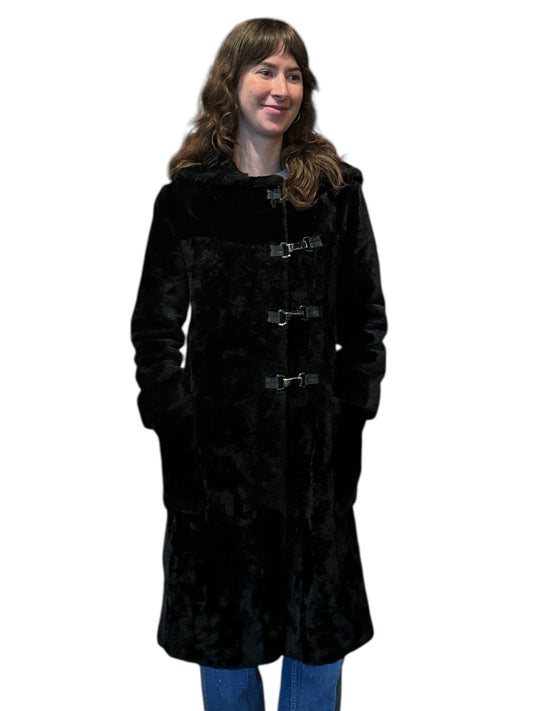 Front of Vintage 1960s Faux Fur Coat W/ Metal Clasps SZ XS