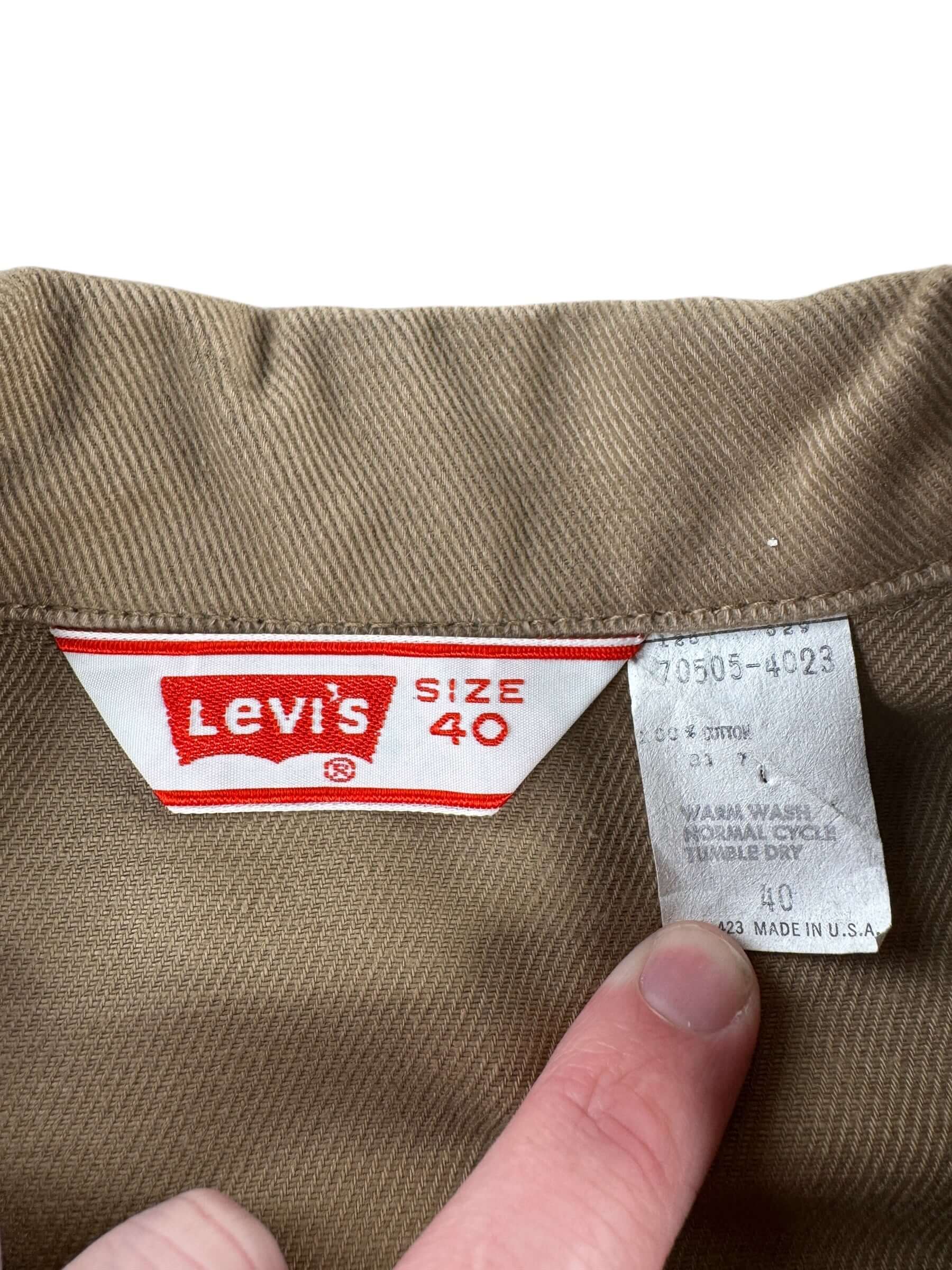 Tag on Vintage Levis 70505-4023 Beige Trucker Jacket SZ 40