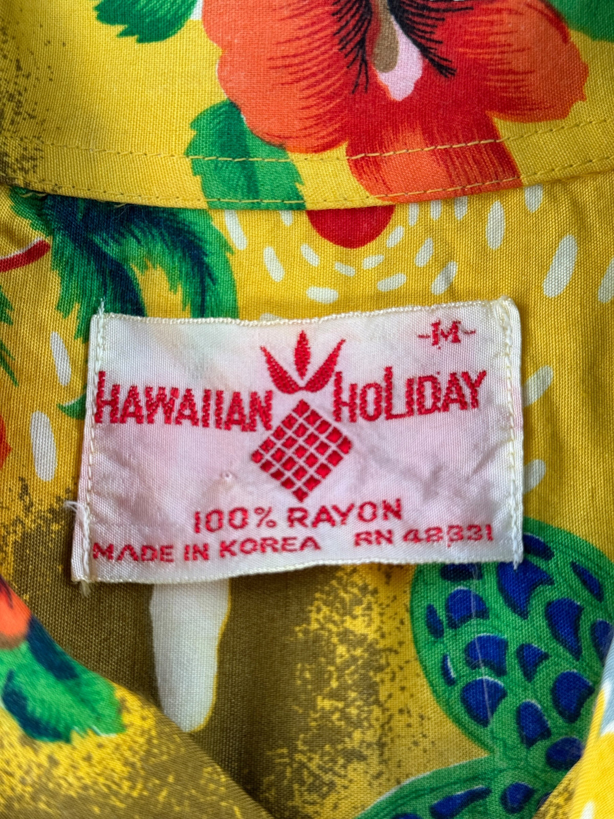 Tag on Vintage Hawaiian Holiday Aloha Shirt SZ M