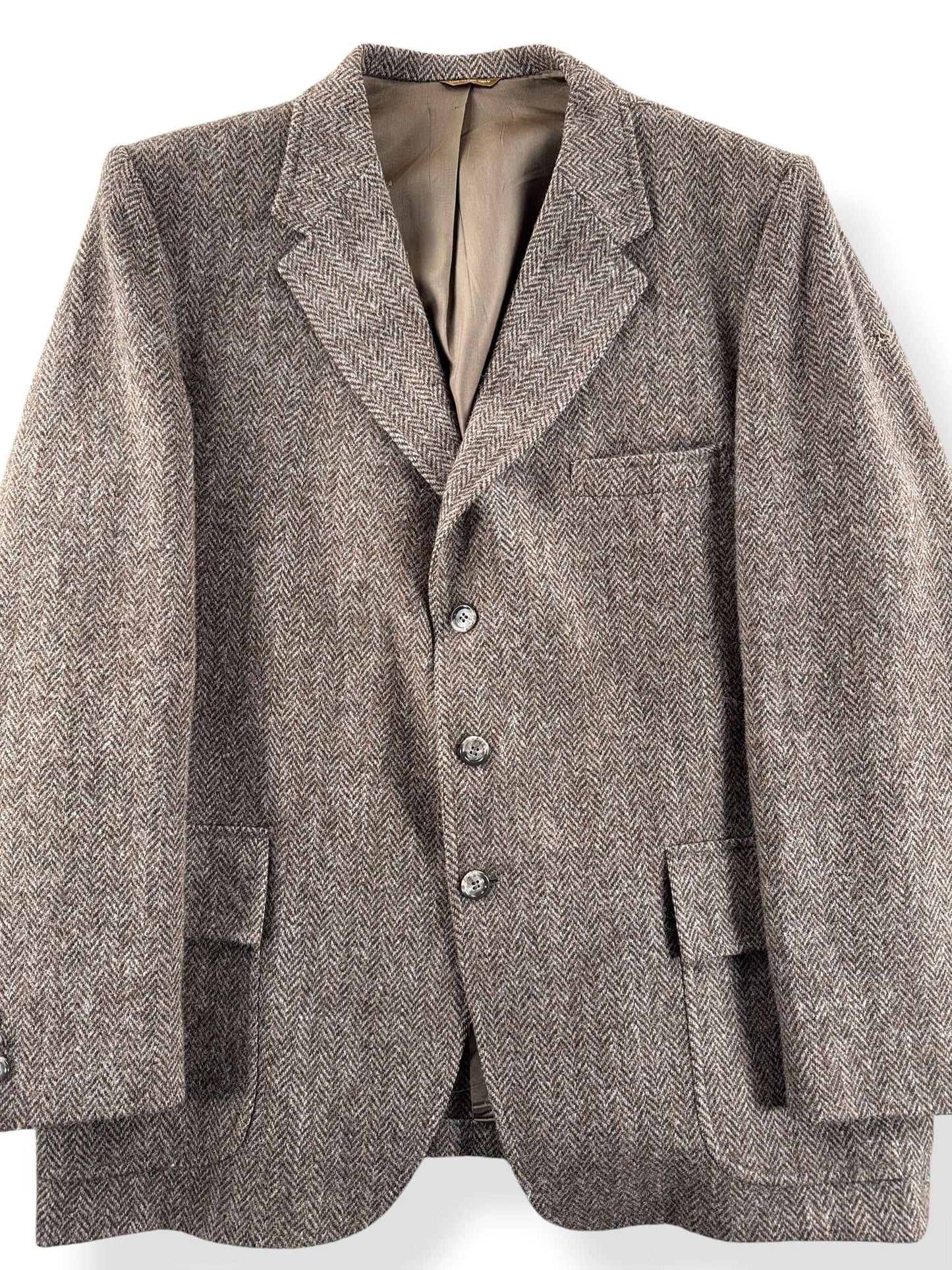 Front Close Up of Vintage Eddie Bauer X Harris Tweed Sportcoat SZ 46