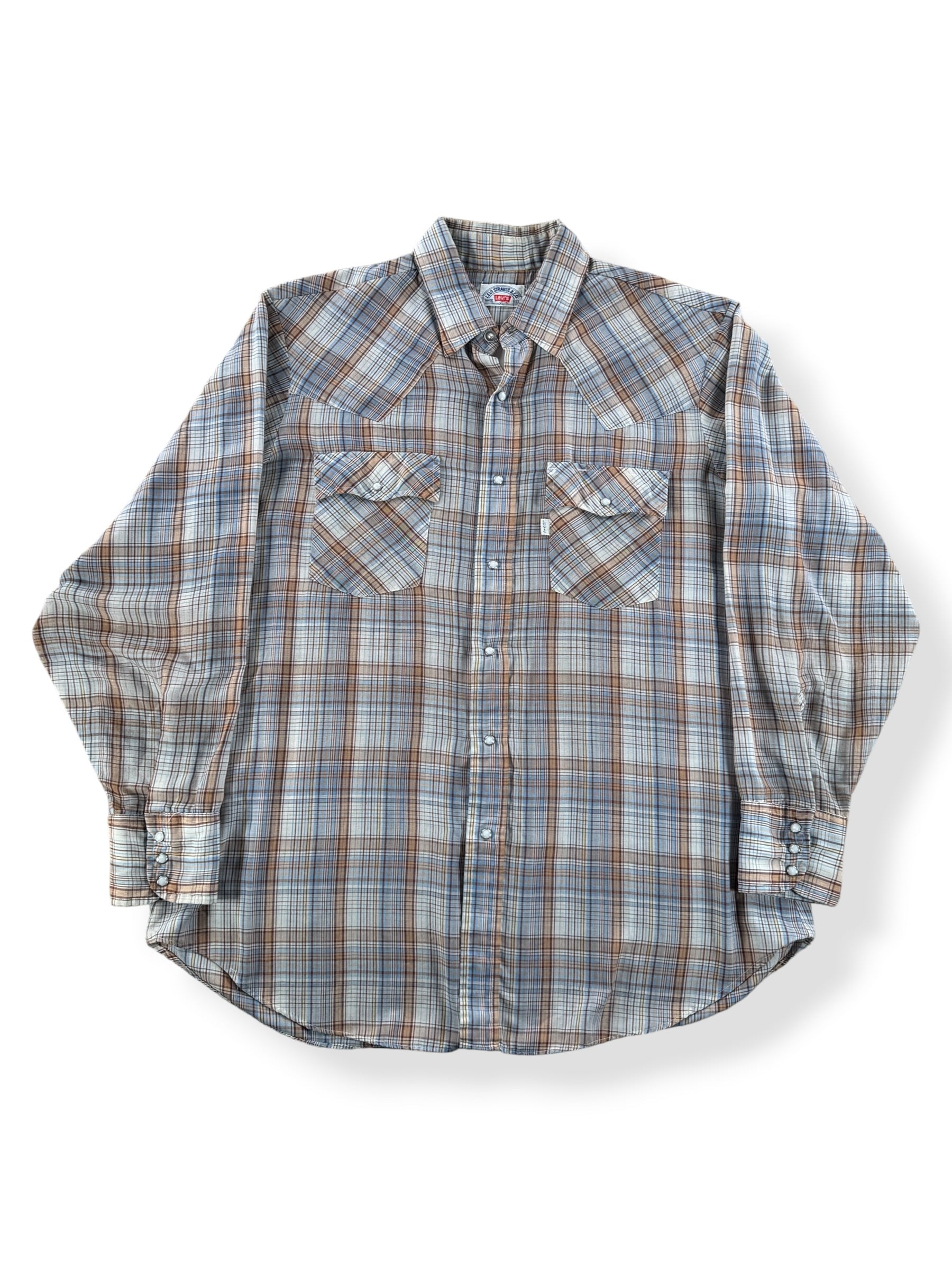 Front of Vintage Levi's Pearl Snap Shirt SZ XL