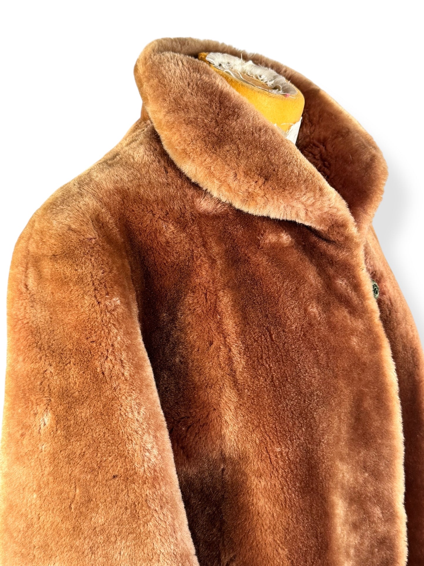 Side of 1940s Hazel Bergedson Mouton Fur Coat L