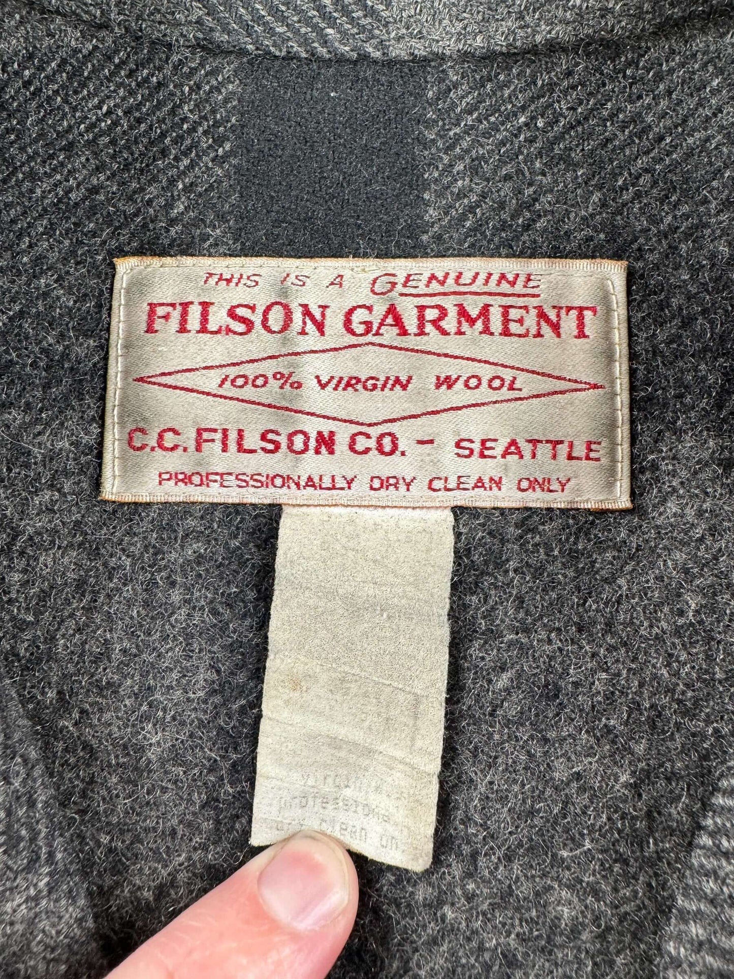 Label on Vintage 90s Era Filson Black & Charcoal Mackinaw Cruiser Jacket SZ XXL