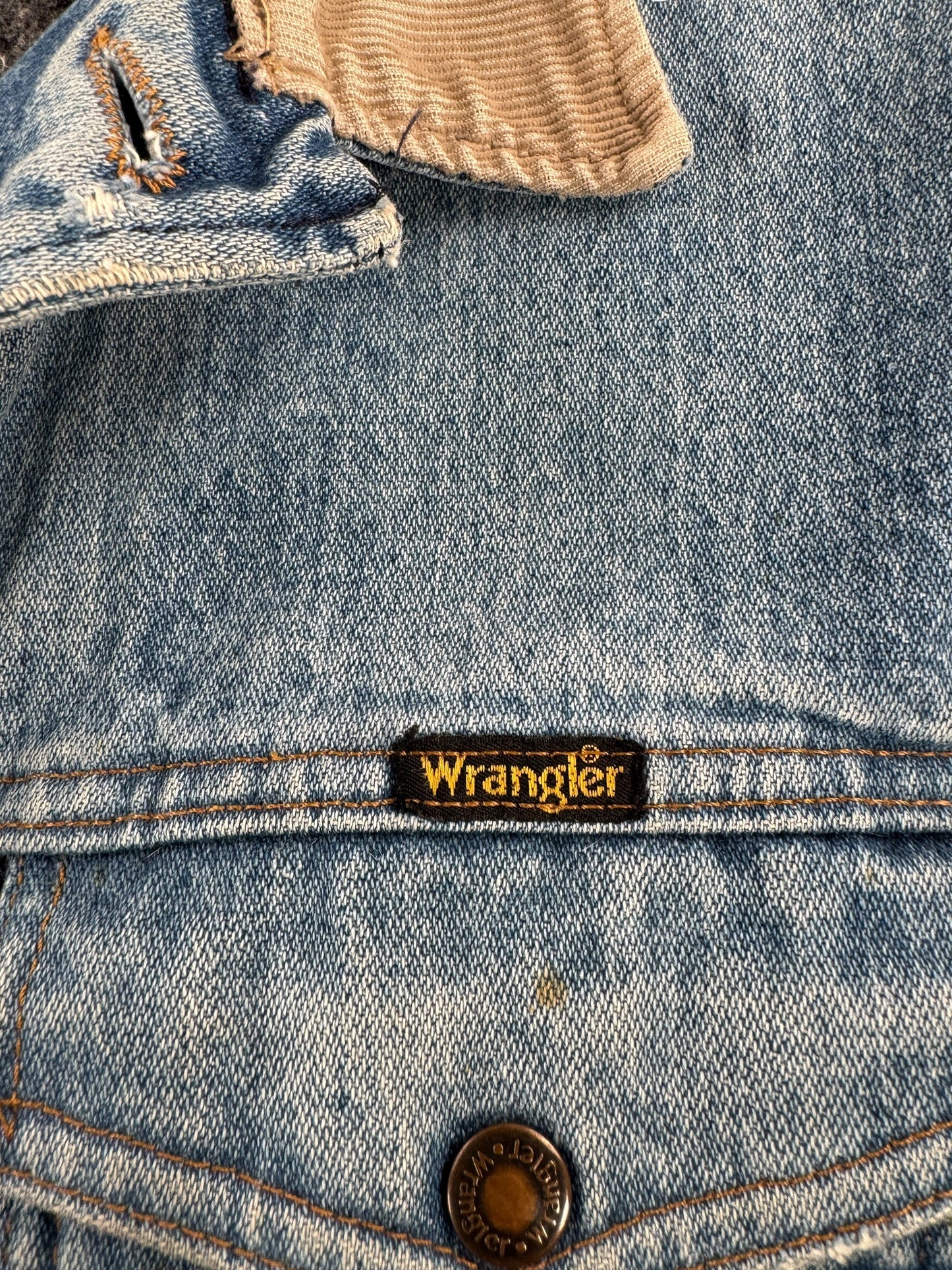Label on Vintage Wrangler Blanket Lined Trucker Jacket SZ XXL
