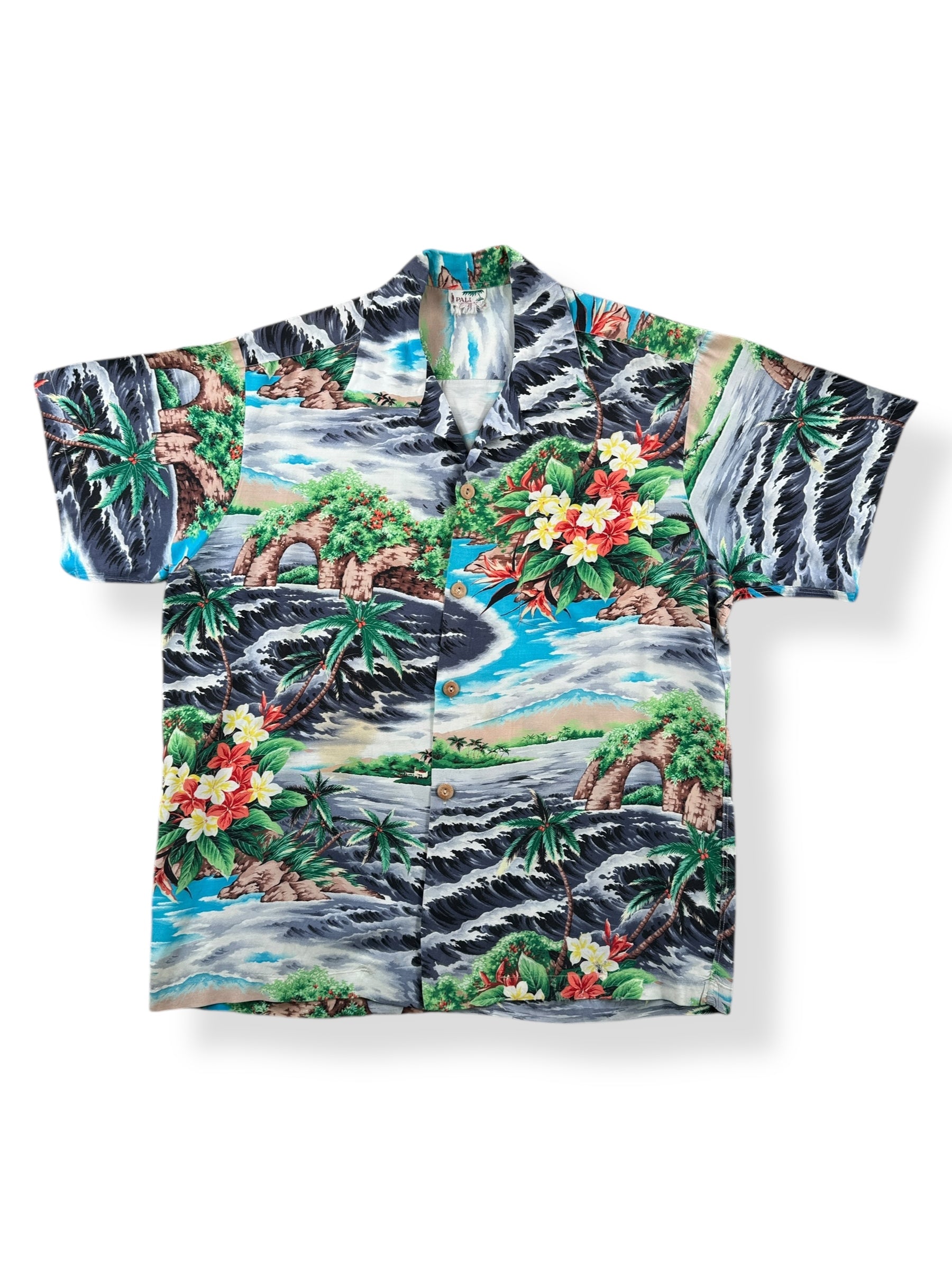 Front of Vintage Pali Rayon Aloha Shirt SZ M