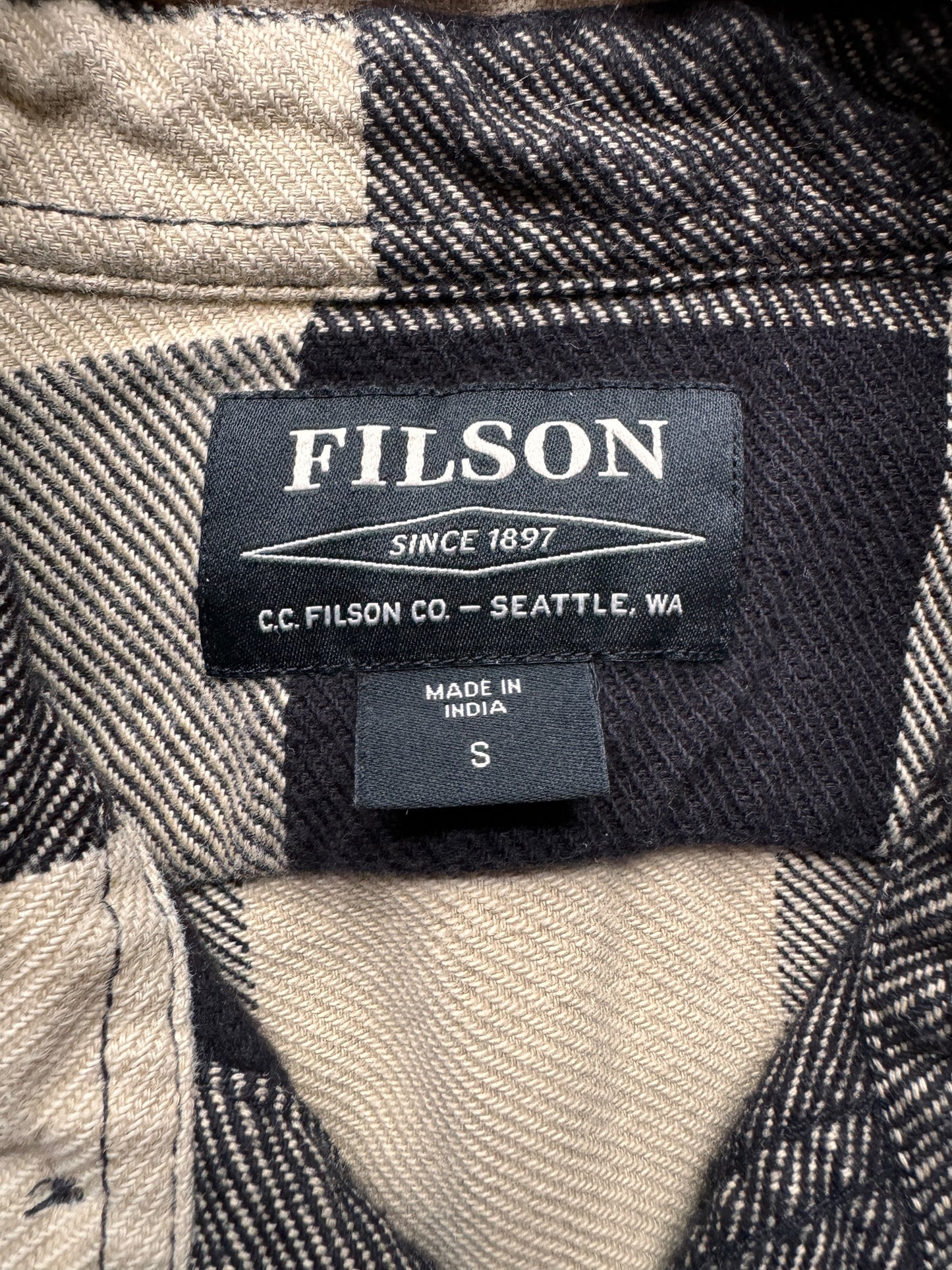 tag on Filson Black and Cream Cotton Flannel SZ S