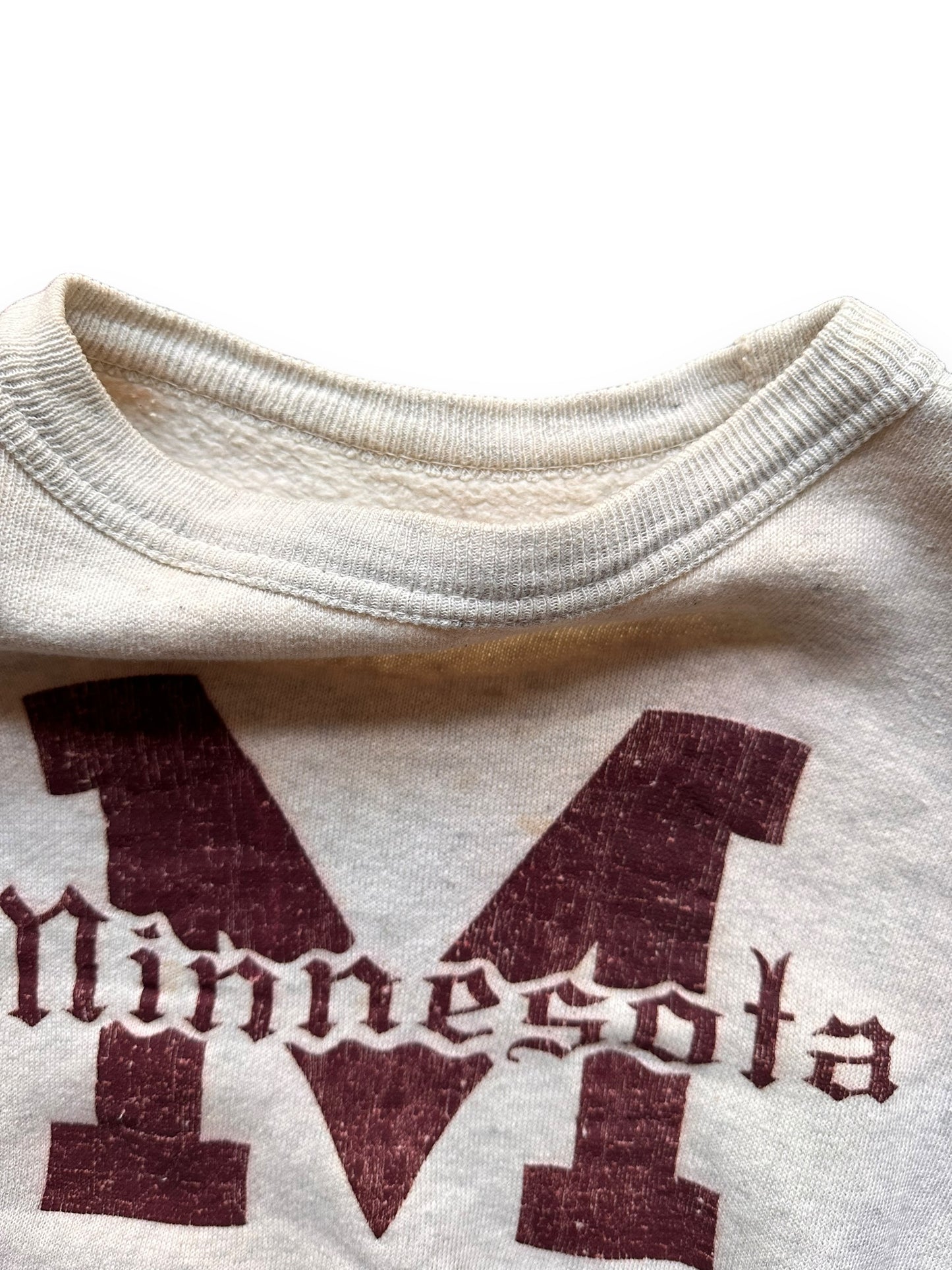 Lack of Tag on Vintage Minnesota Crewneck Sweatshirt SZ L | Vintage Crewneck Sweatshirts Seattle | Barn Owl Vintage Seattle