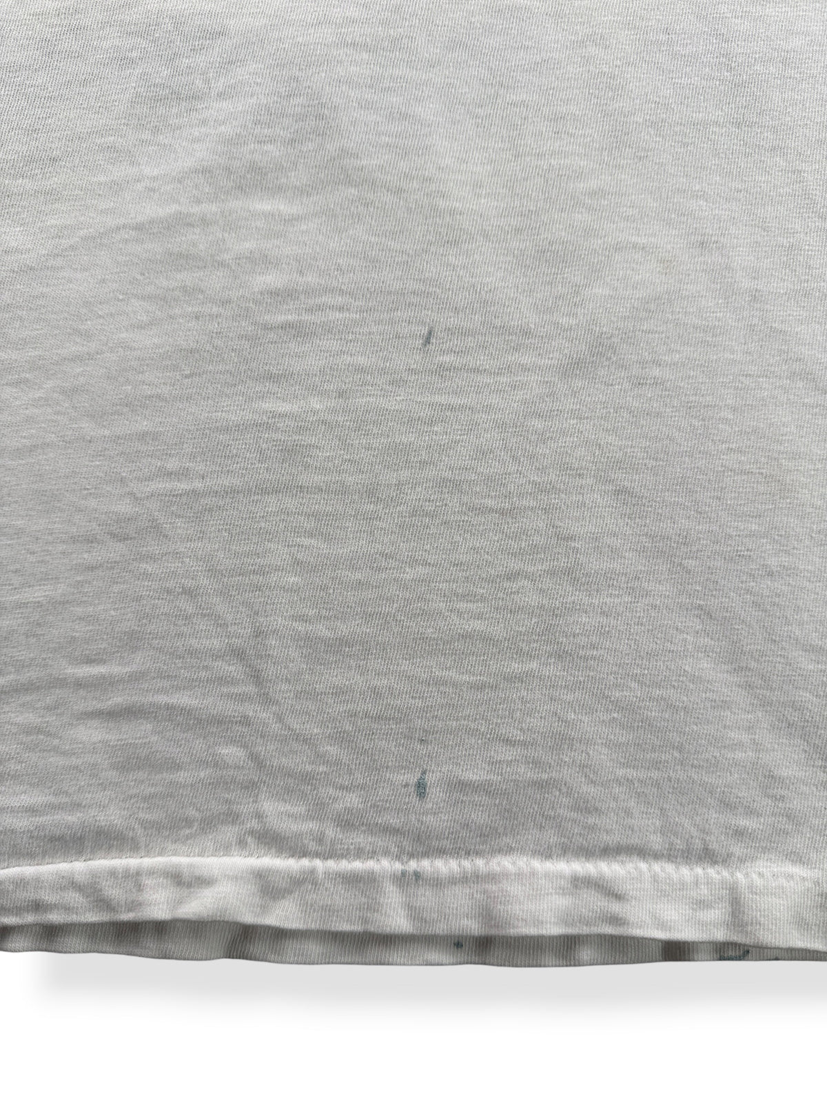 Paint stains on back of Vintage Halo Benders God Don't Make No Junk Tee SZ L