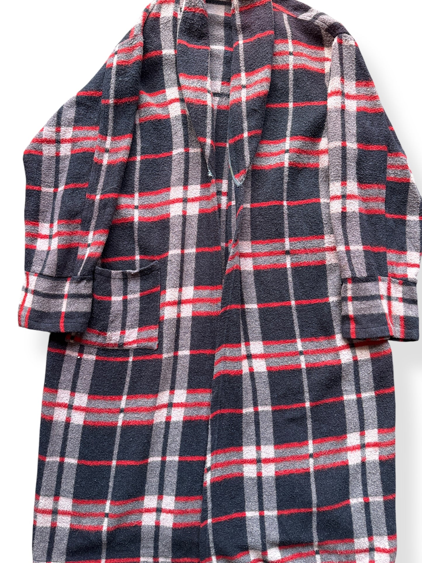 Front Close Up of Vintage Beacon Robe SZ XL AS IS