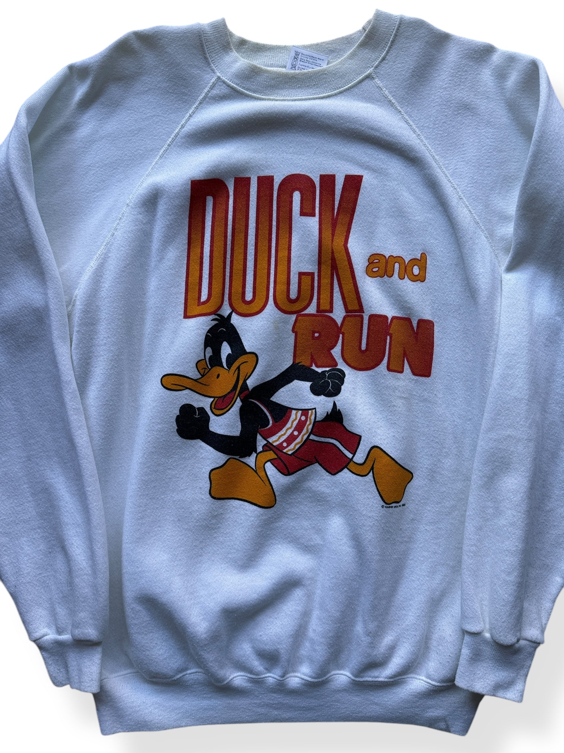 Front Close Up of Vintage Daffy Duck Duck & Run Sweatshirt SZ XL