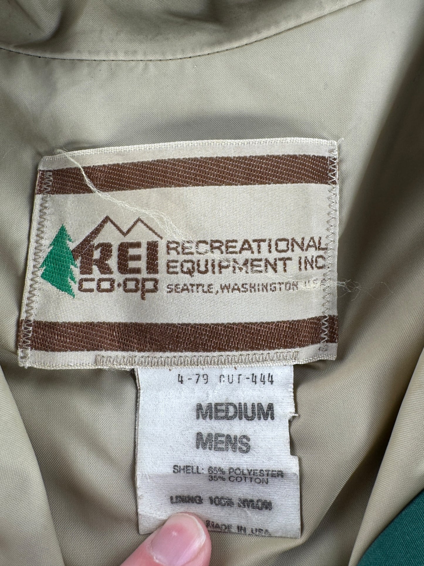 Tag on Vintage Green REI Mountain Parka SZ M