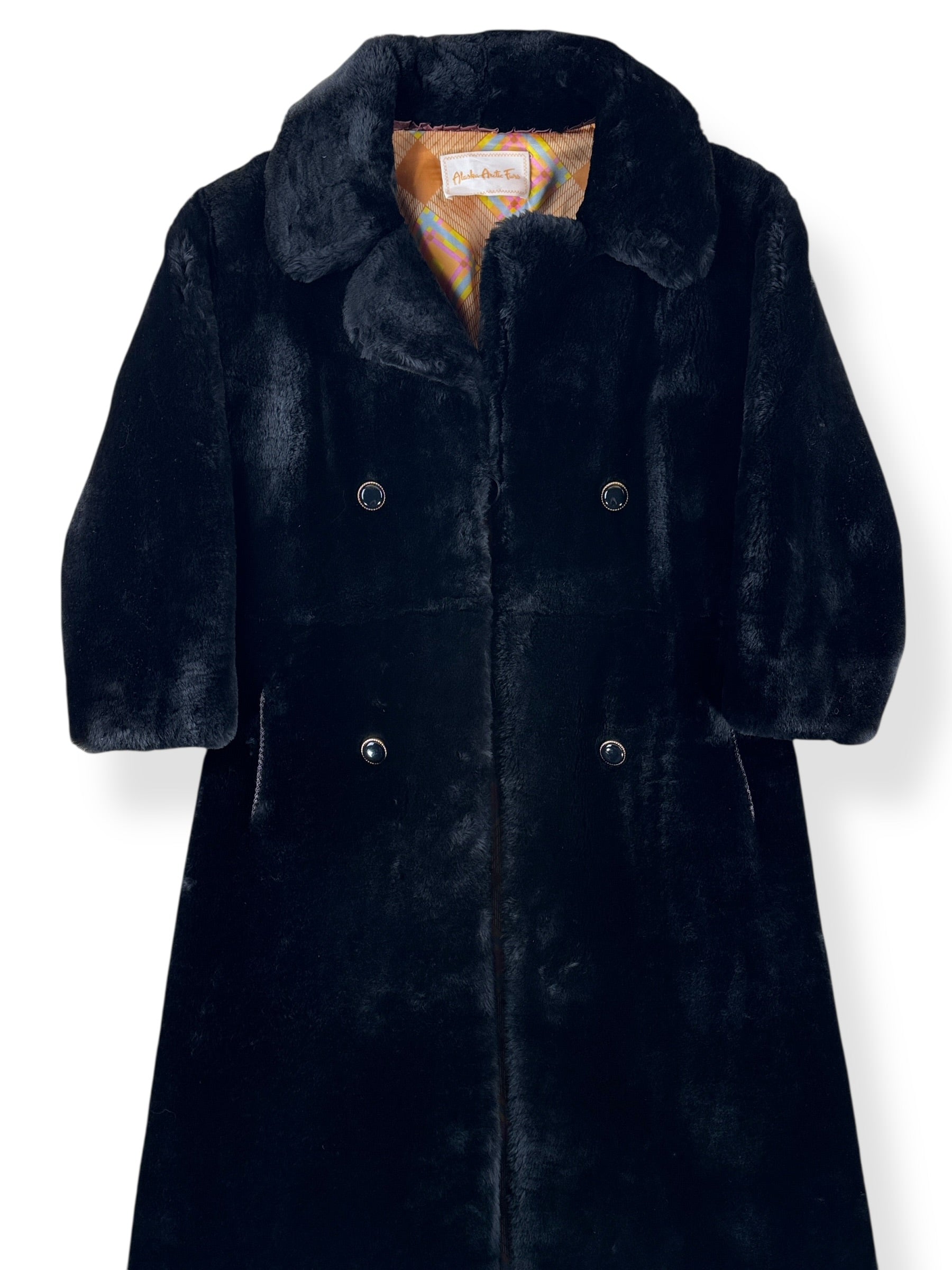 Front Close Up of Vintage 60s Alaska Arctic Furs Faux Fur Coat SZ L