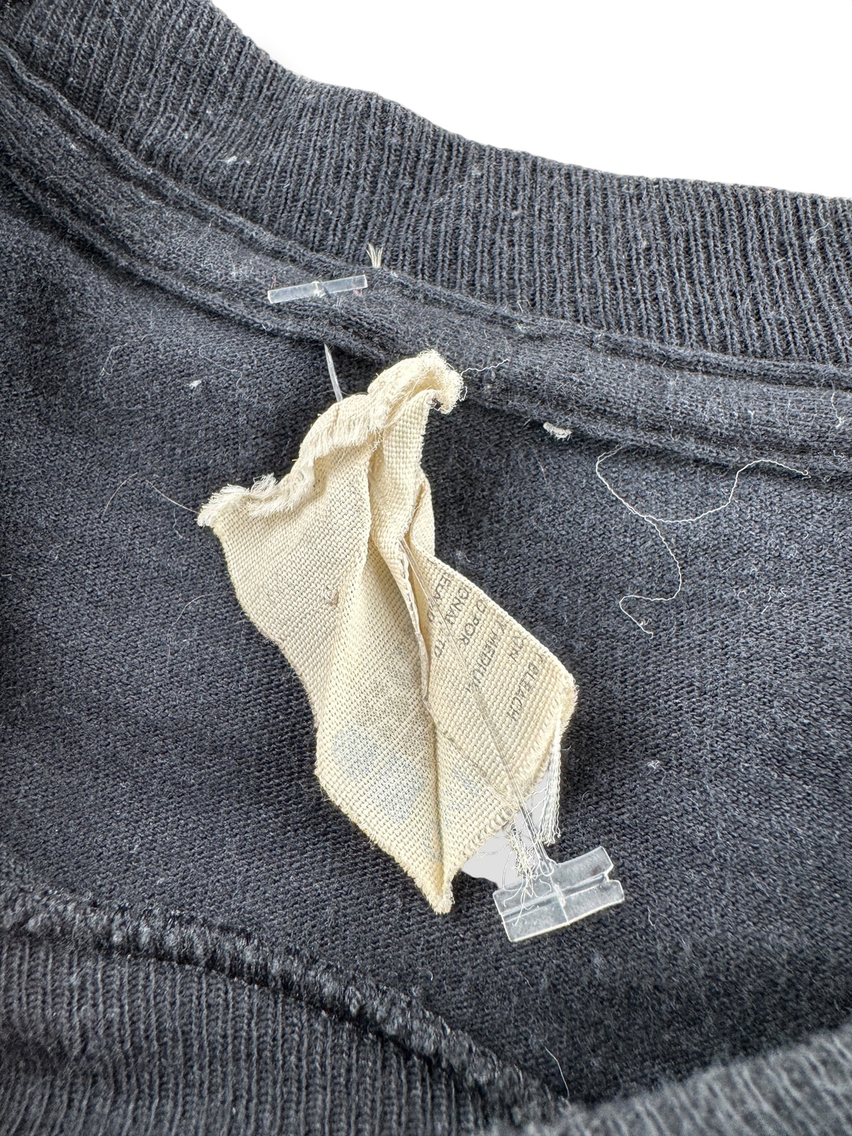 Disconnected tag on Vintage Early 90s Era Melvins Skull Glitter Print Tee SZ M